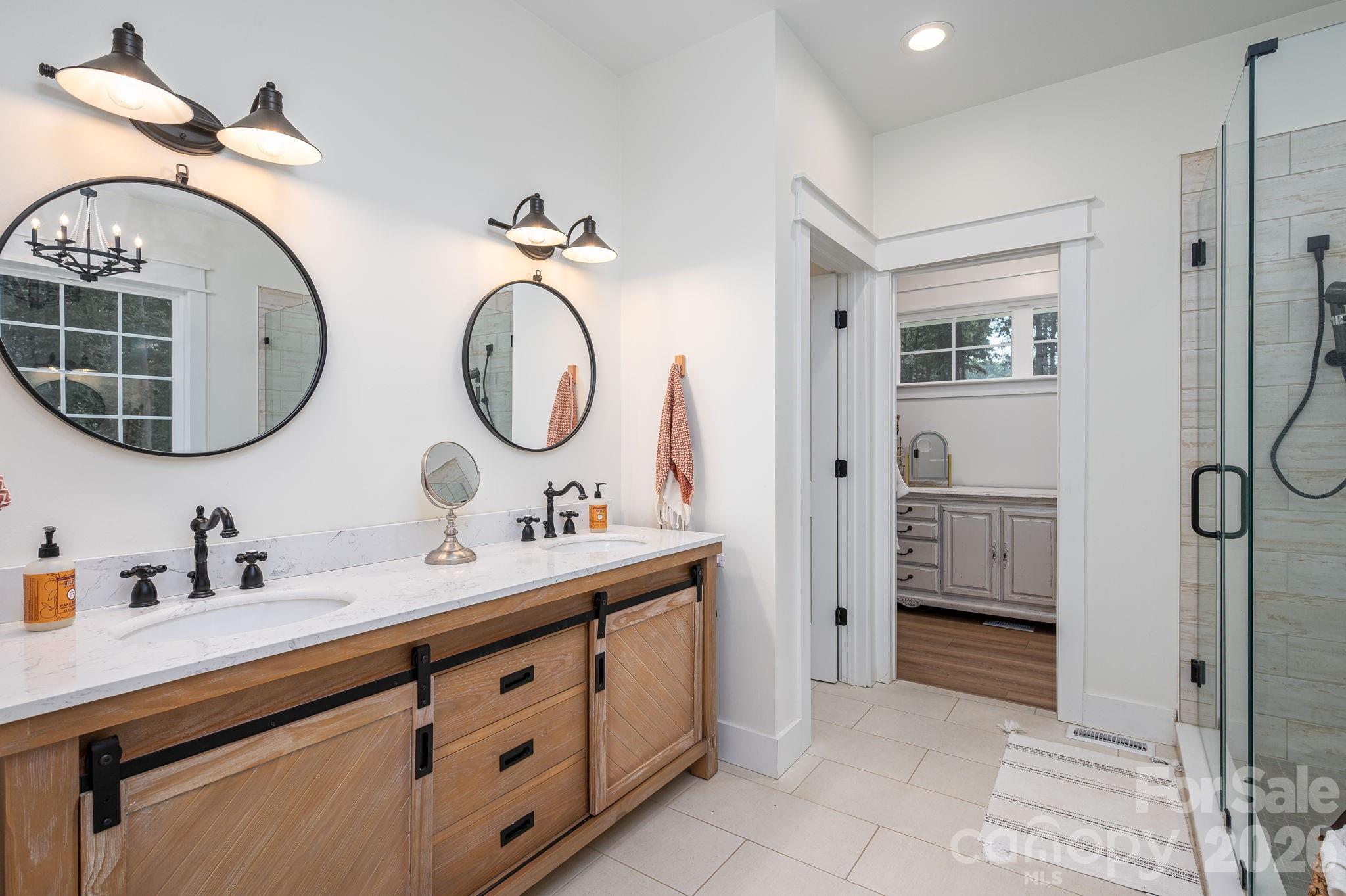 340 Whippoorwill Lane — Mount Holly