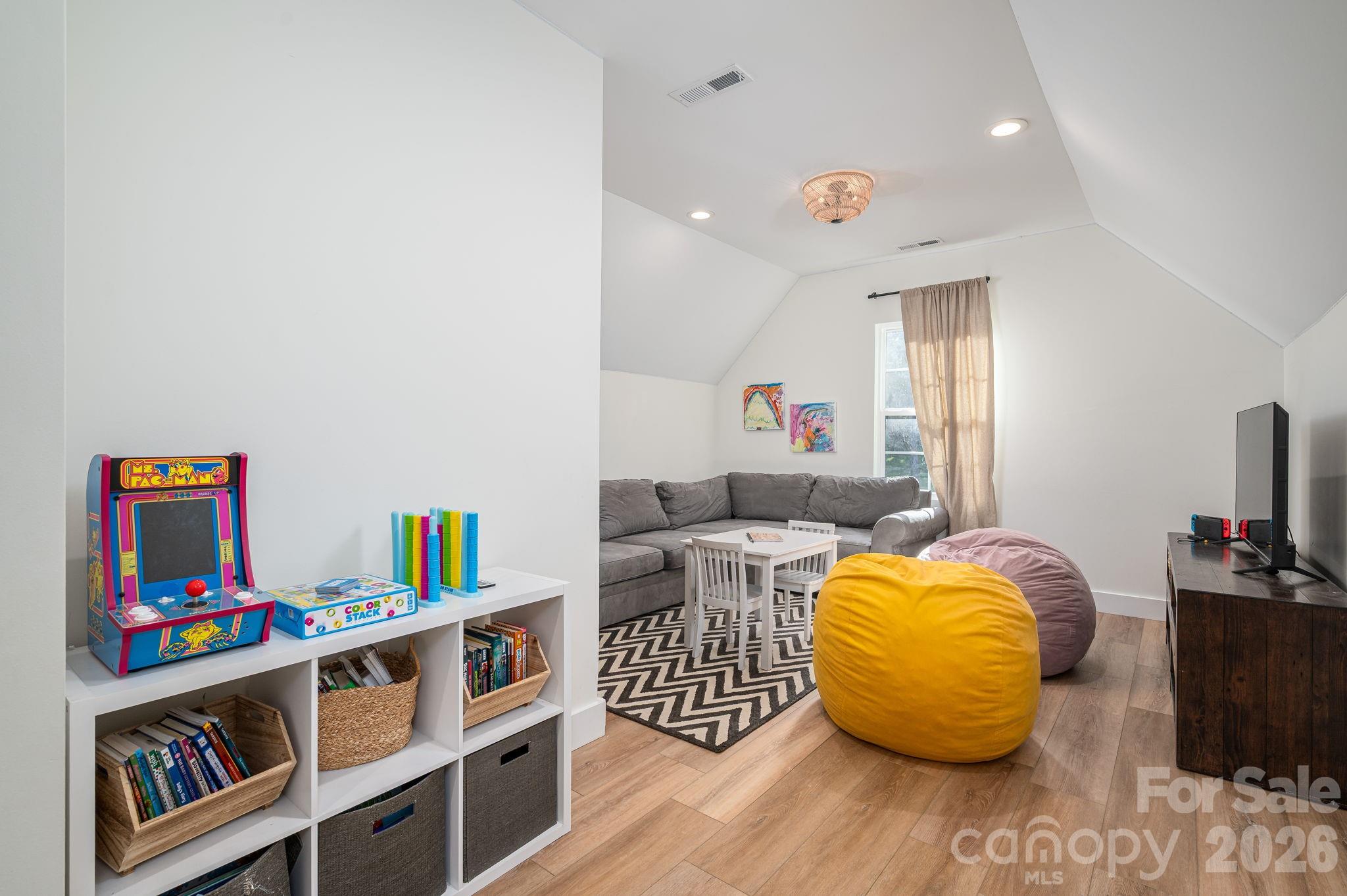 340 Whippoorwill Lane — Mount Holly