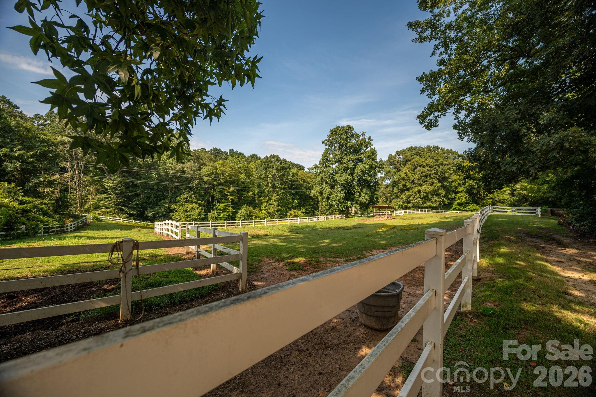 340 Whippoorwill Lane — Mount Holly