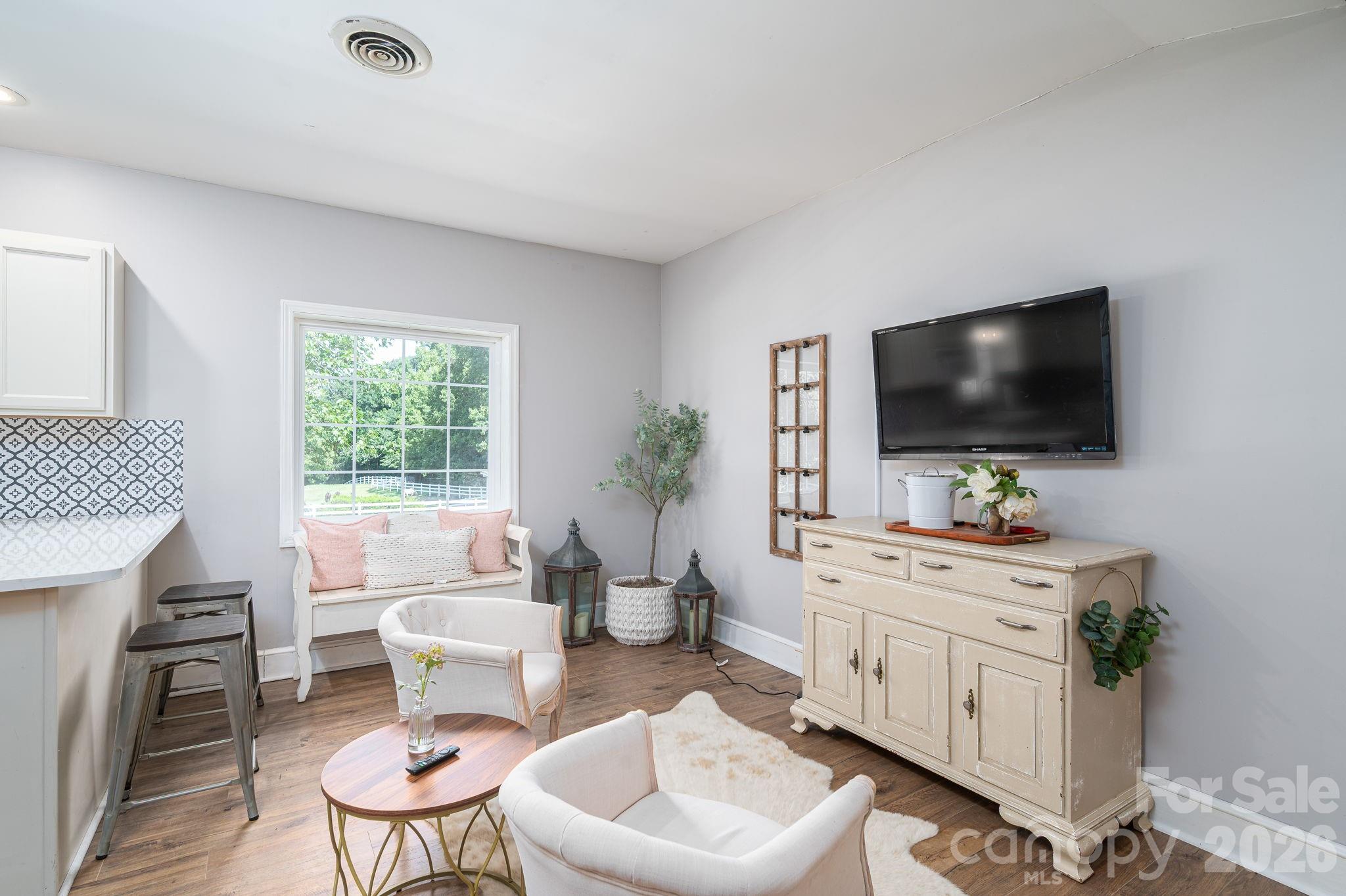 340 Whippoorwill Lane — Mount Holly