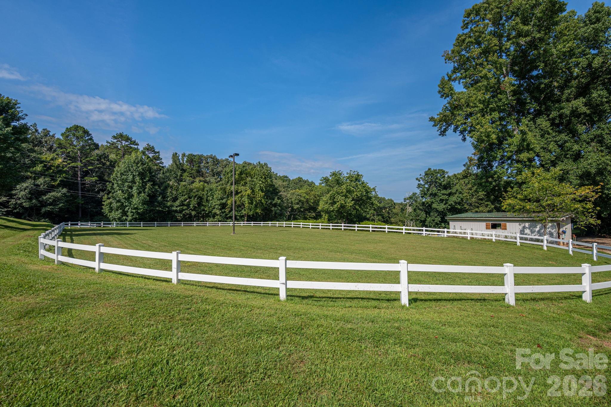 340 Whippoorwill Lane — Mount Holly