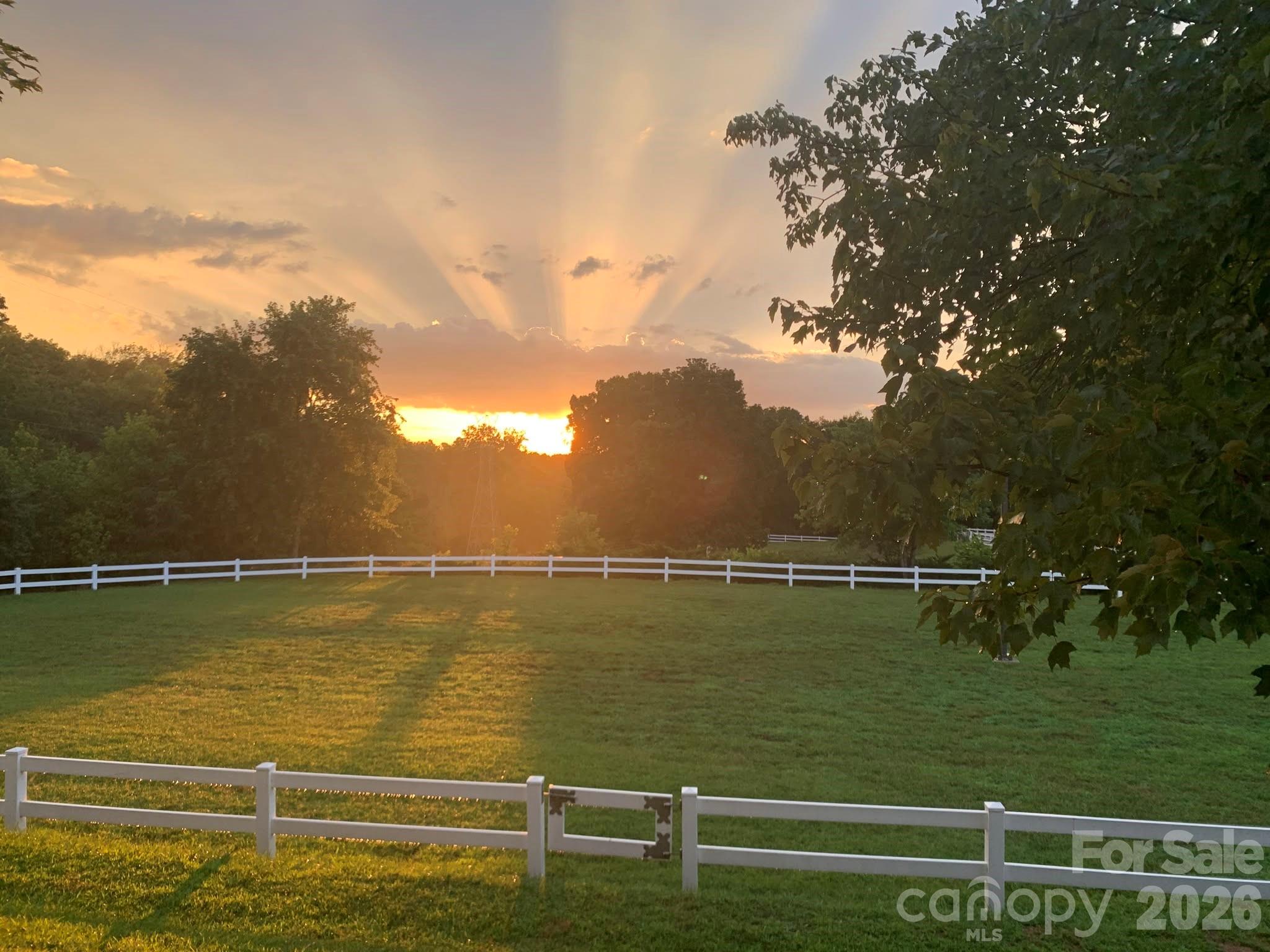340 Whippoorwill Lane — Mount Holly