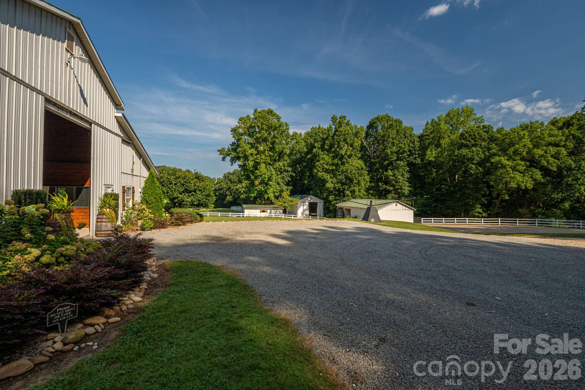 340 Whippoorwill Lane — Mount Holly