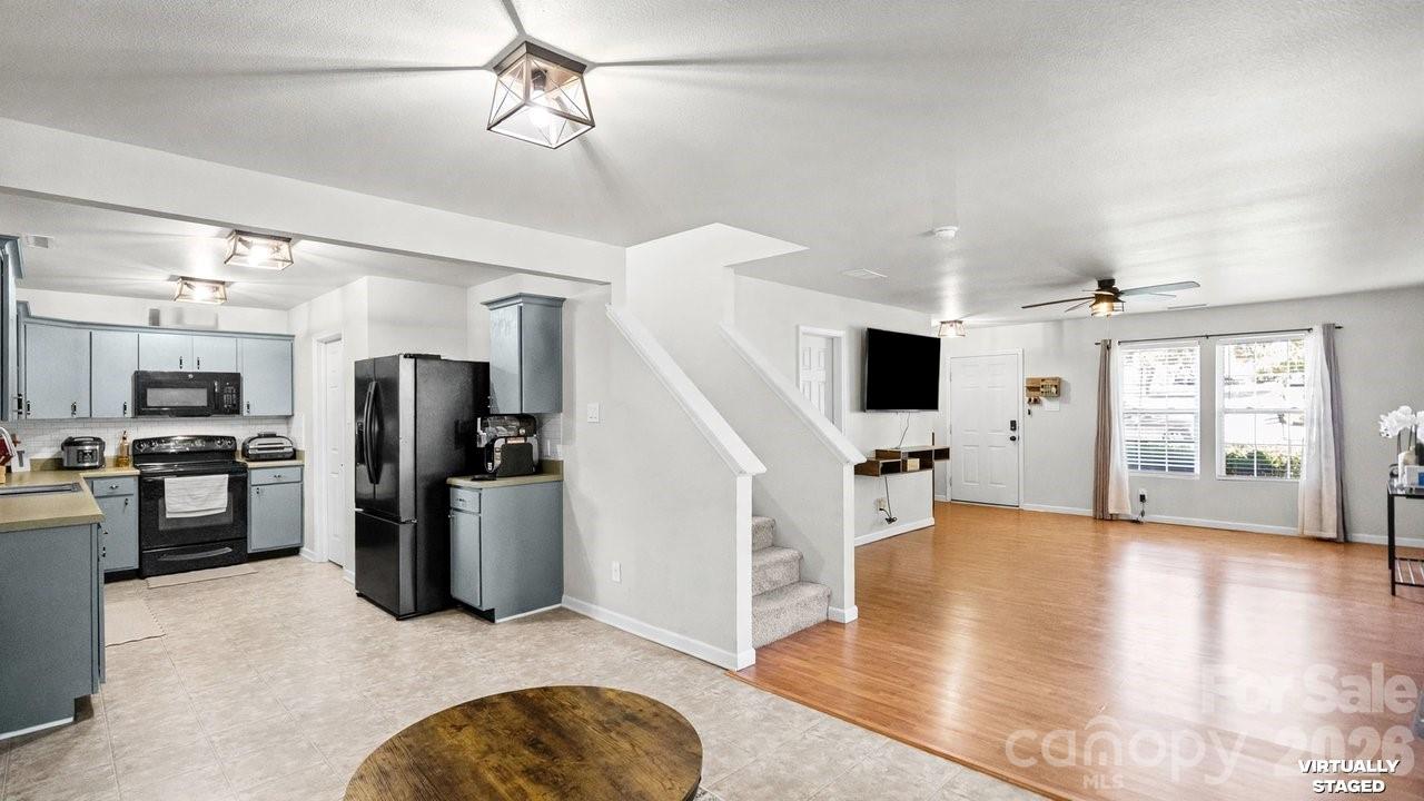 935 Torsion Lane — Clover