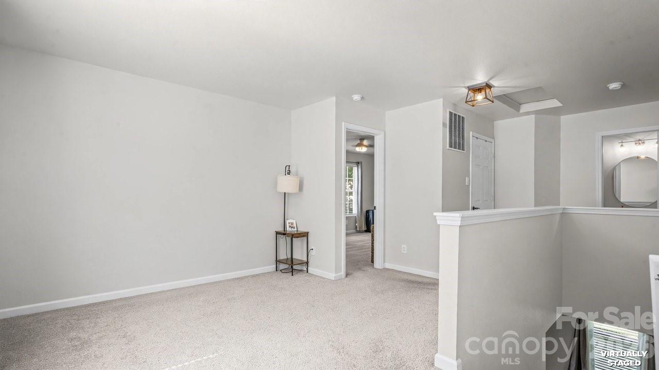 935 Torsion Lane — Clover