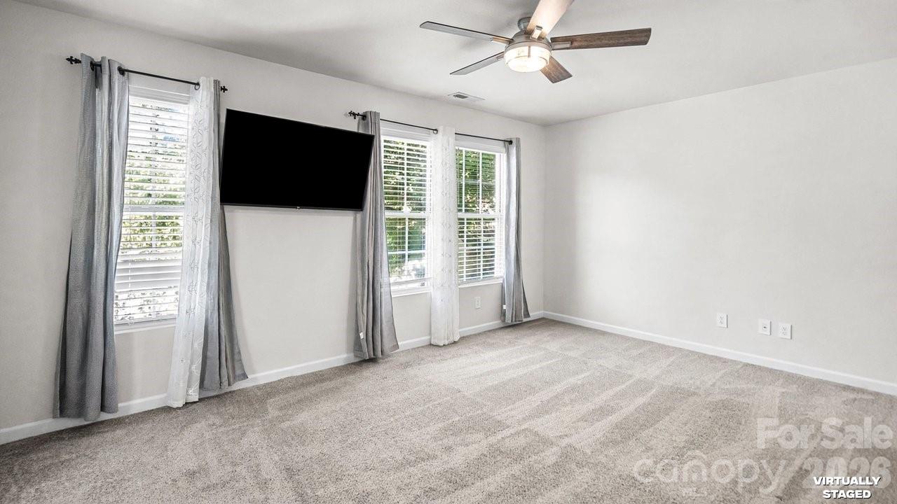 935 Torsion Lane — Clover