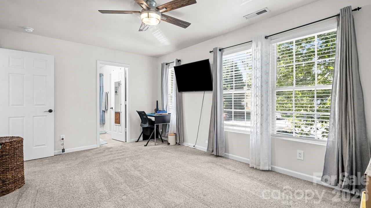 935 Torsion Lane — Clover