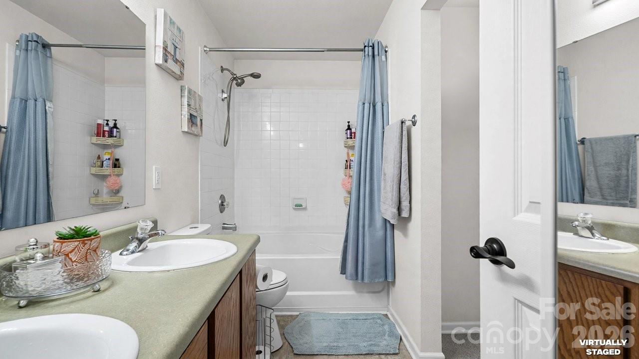 935 Torsion Lane — Clover