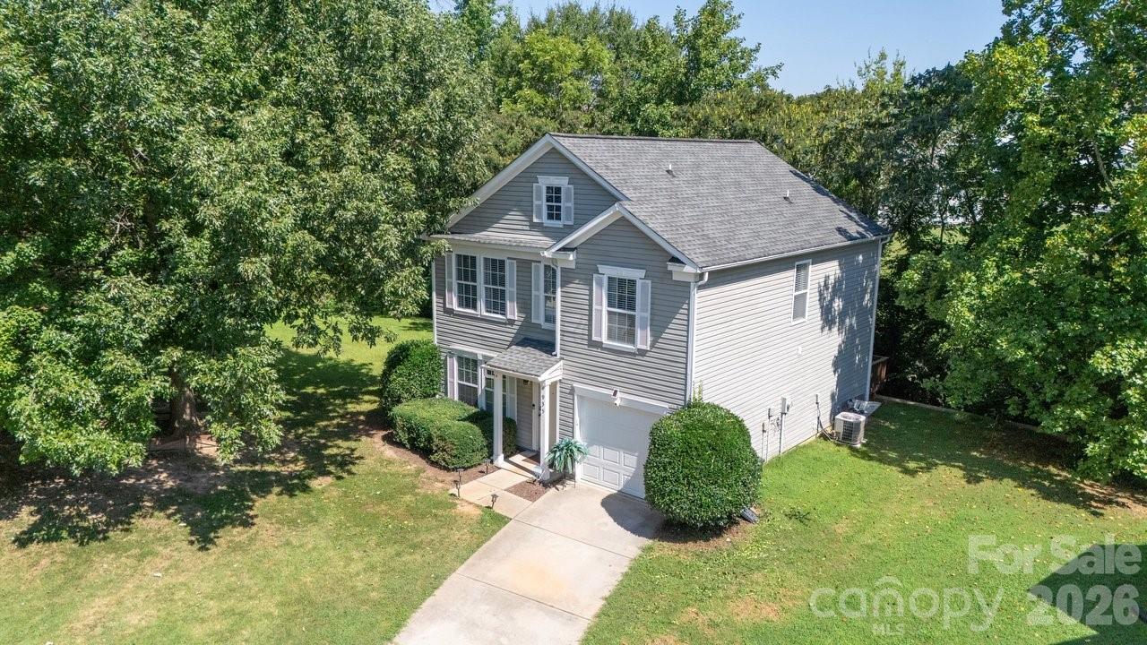 935 Torsion Lane — Clover