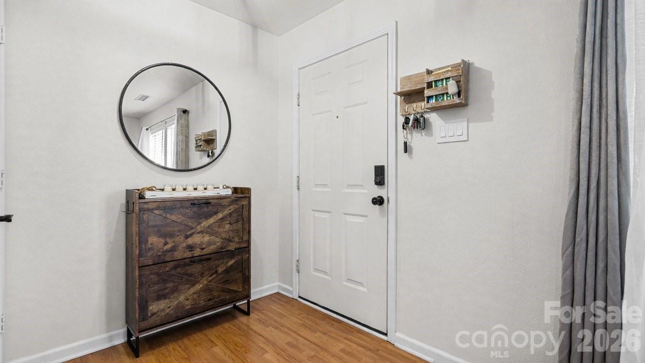 935 Torsion Lane — Clover