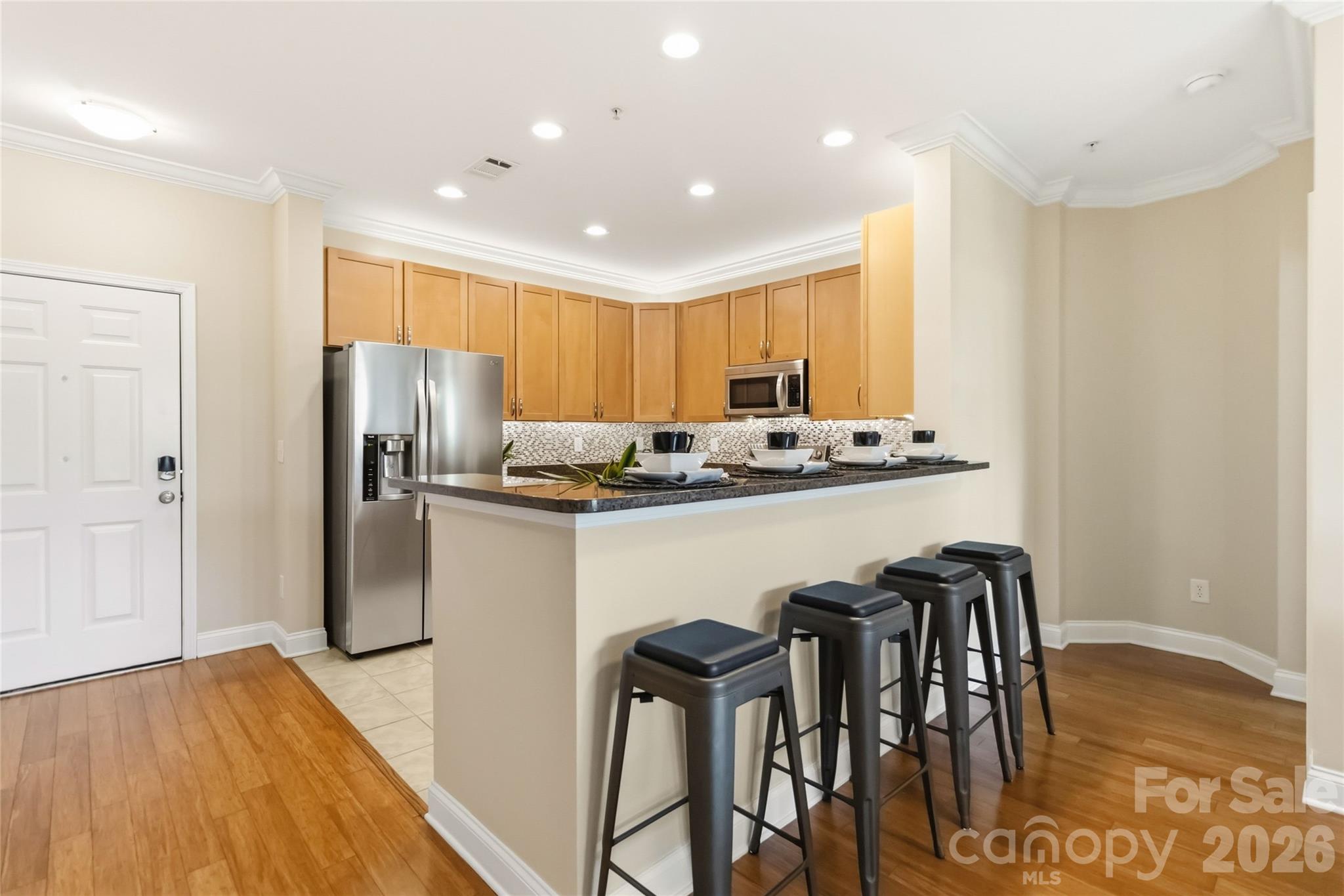 1000 E Woodlawn Road #314 — Charlotte