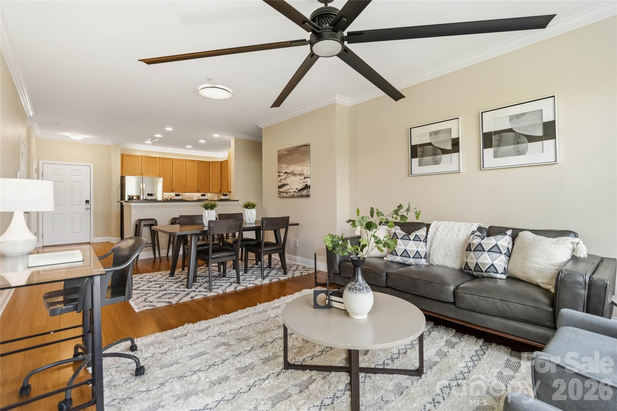 1000 E Woodlawn Road #314 — Charlotte