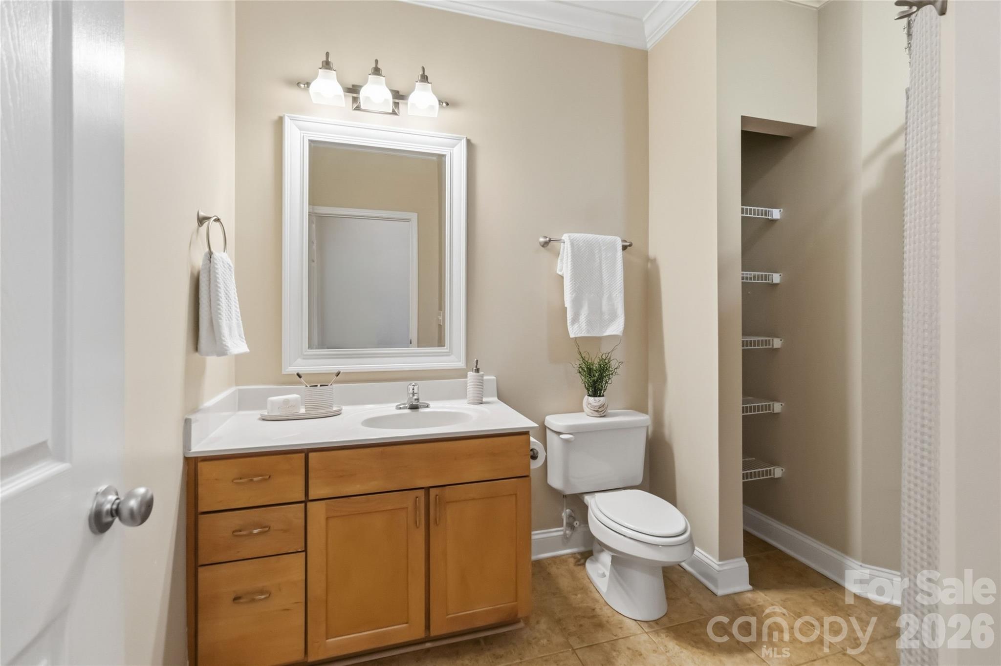 1000 E Woodlawn Road #314 — Charlotte