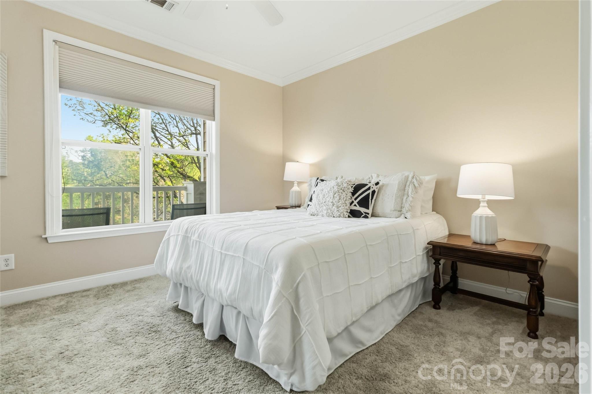 1000 E Woodlawn Road #314 — Charlotte