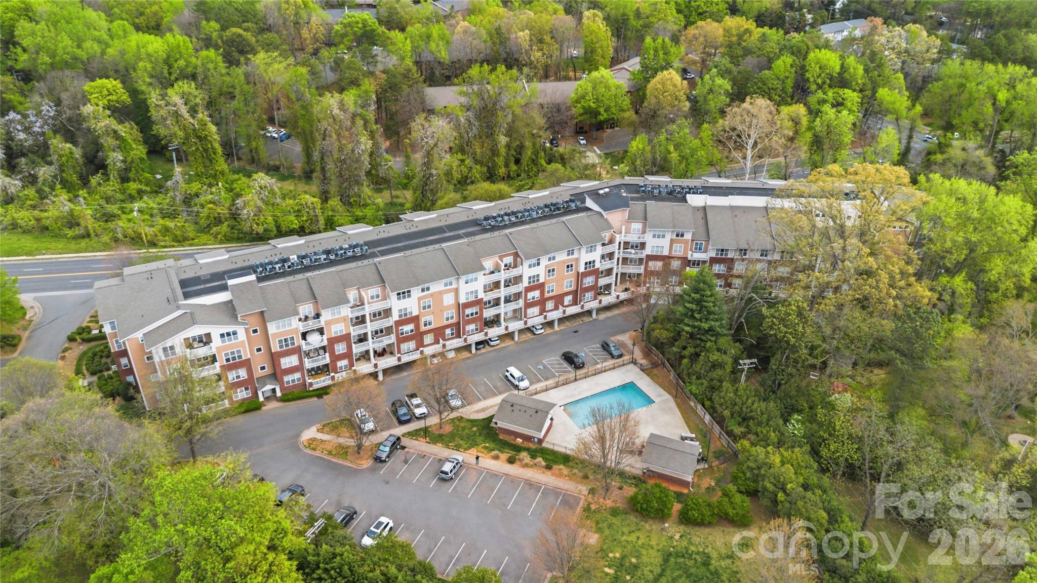 1000 E Woodlawn Road #314 — Charlotte