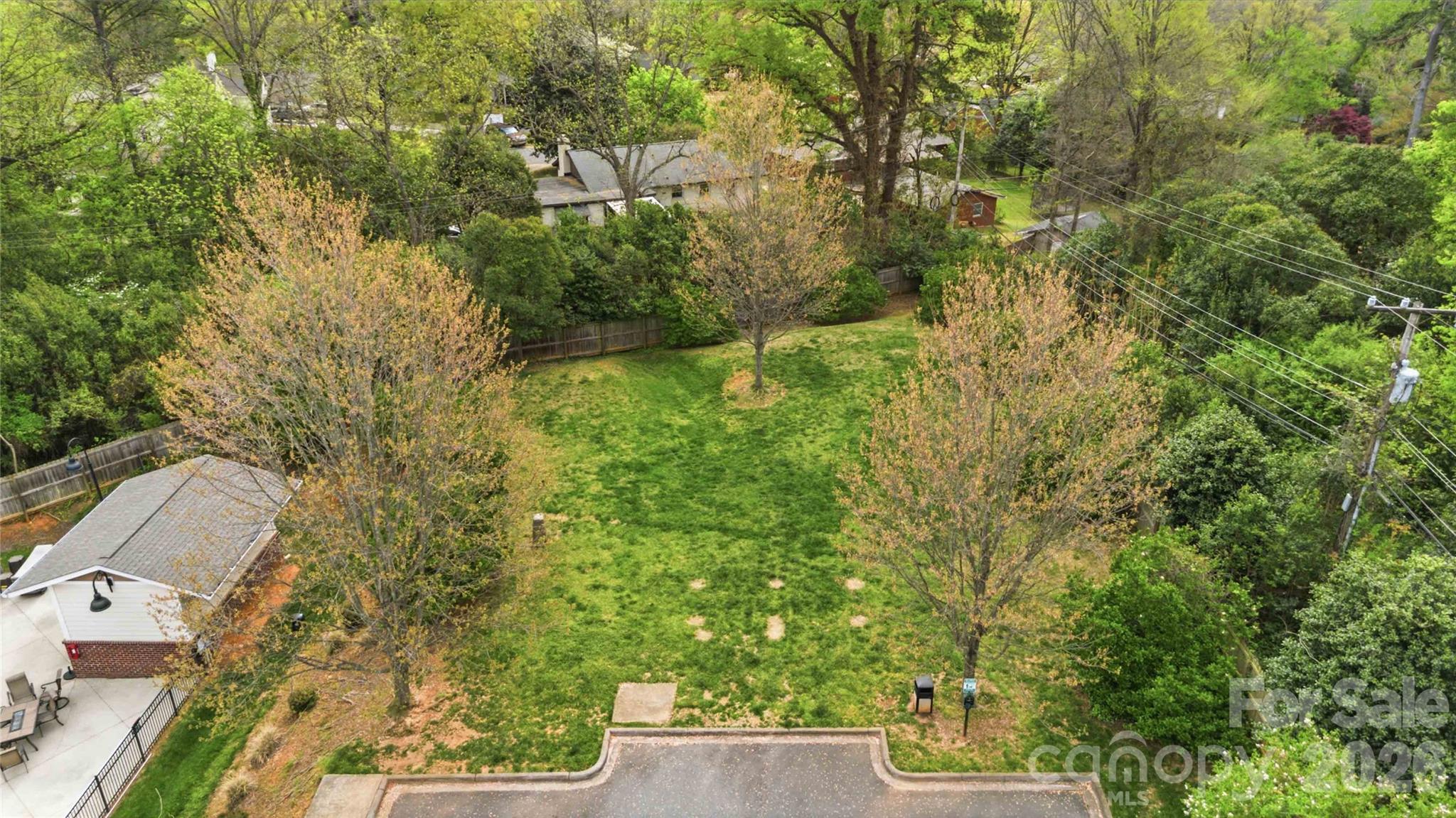 1000 E Woodlawn Road #314 — Charlotte