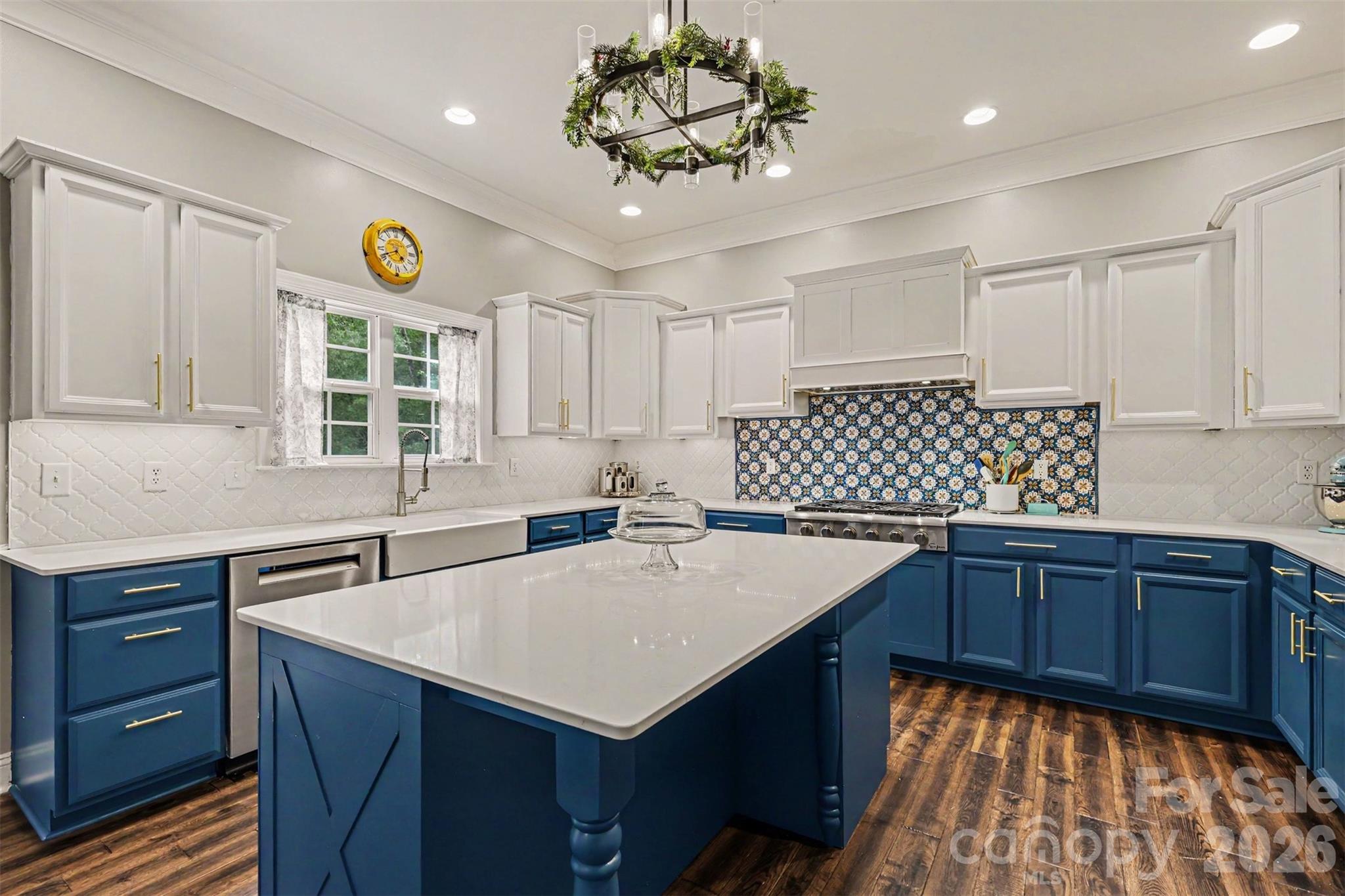 3647 Venetian Way — York