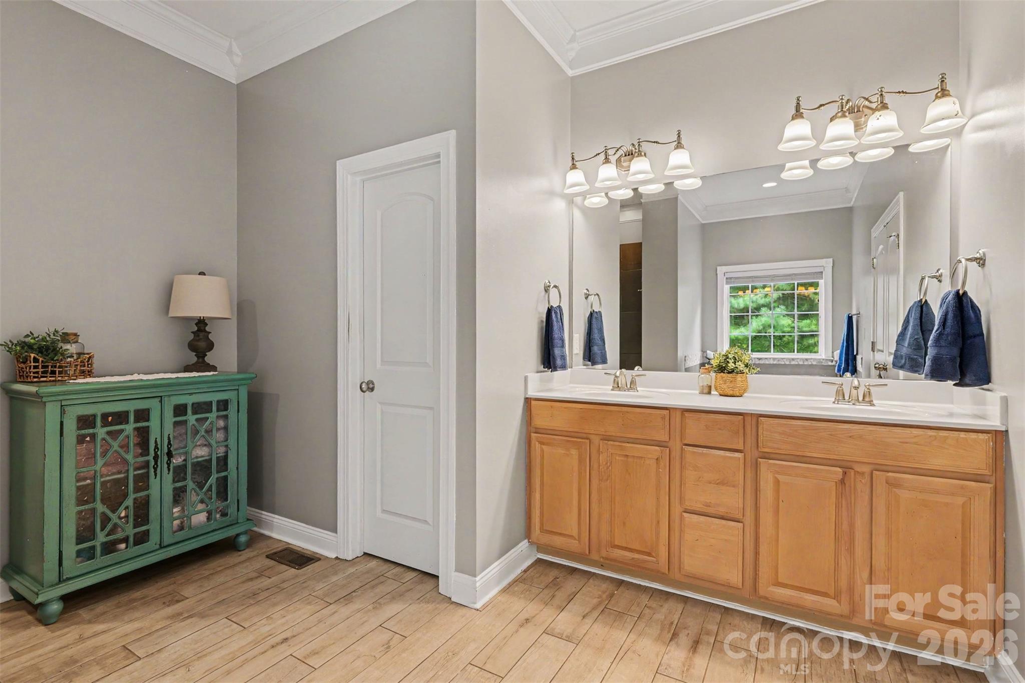 3647 Venetian Way — York