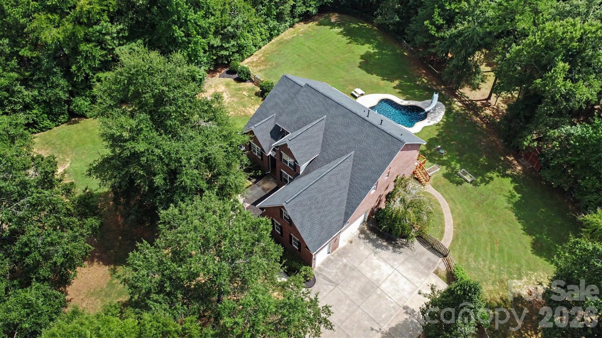 3647 Venetian Way — York