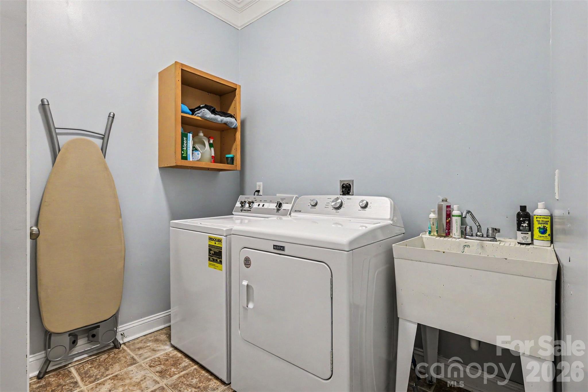 3647 Venetian Way — York