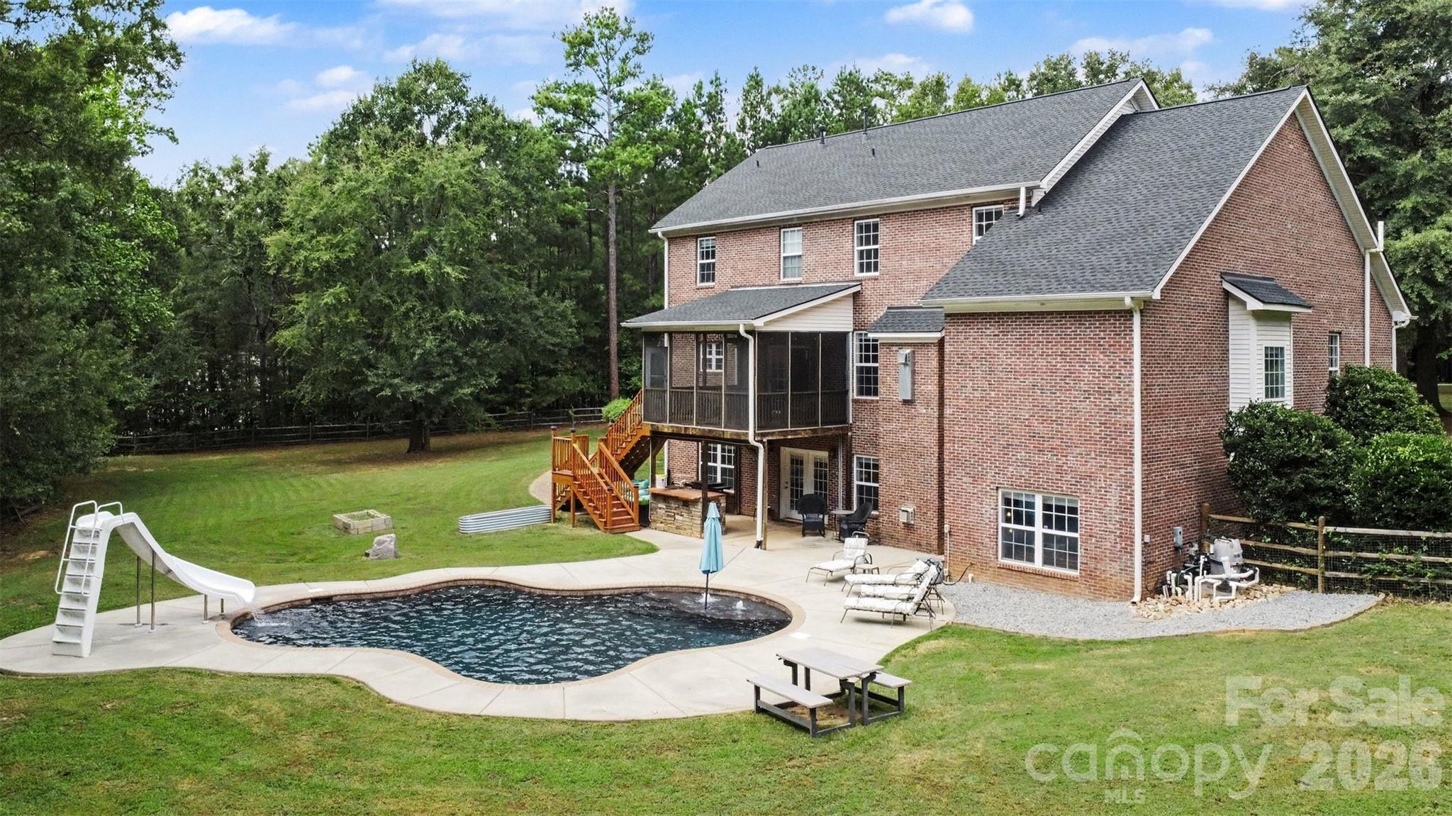 3647 Venetian Way — York