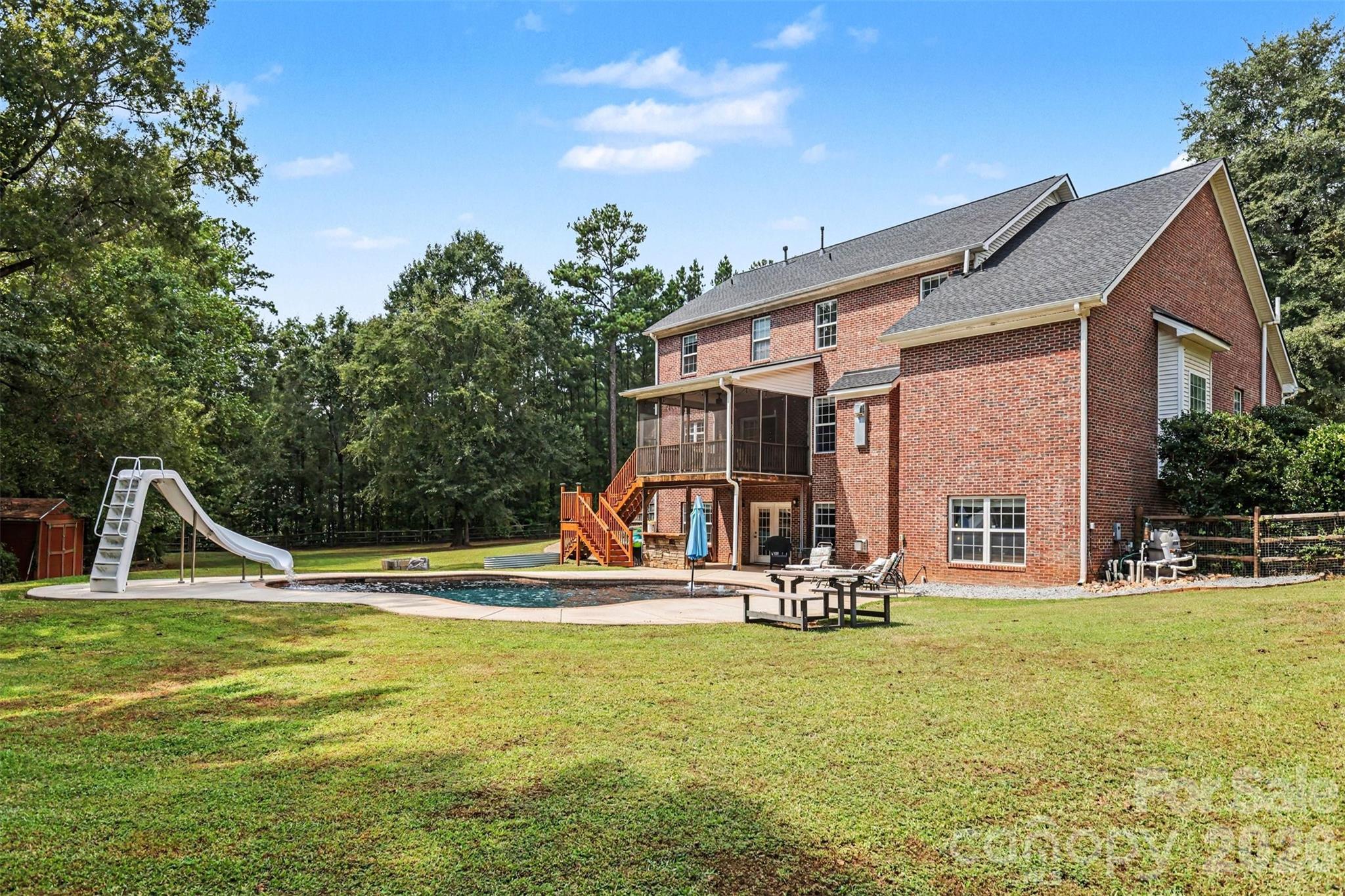 3647 Venetian Way — York