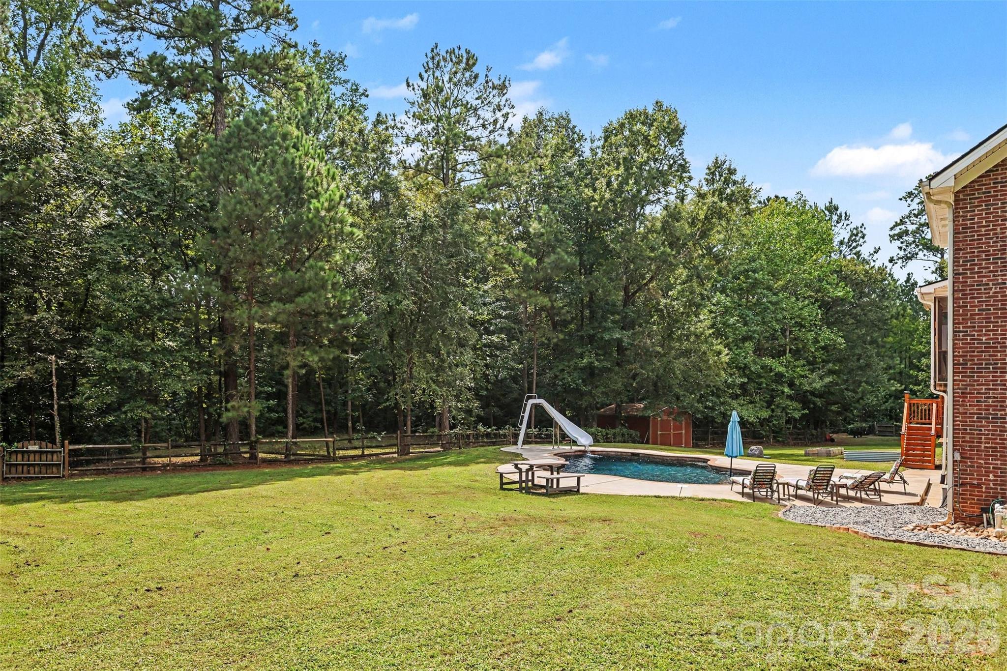 3647 Venetian Way — York