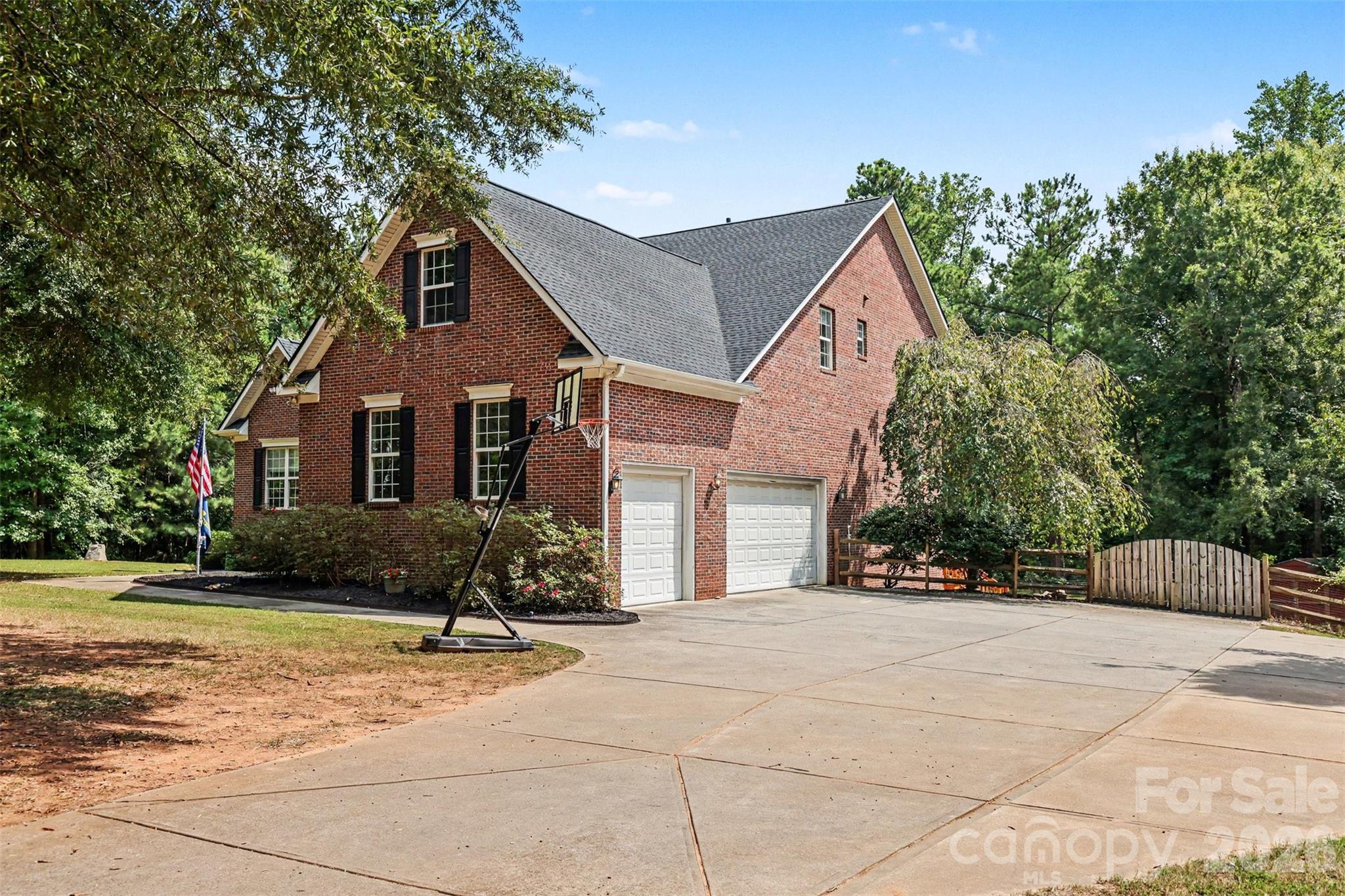 3647 Venetian Way — York