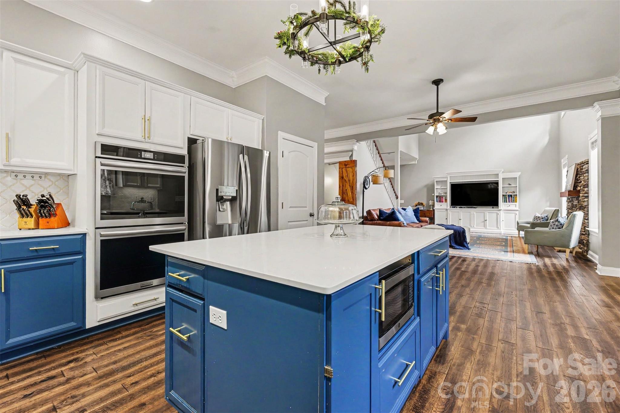3647 Venetian Way — York