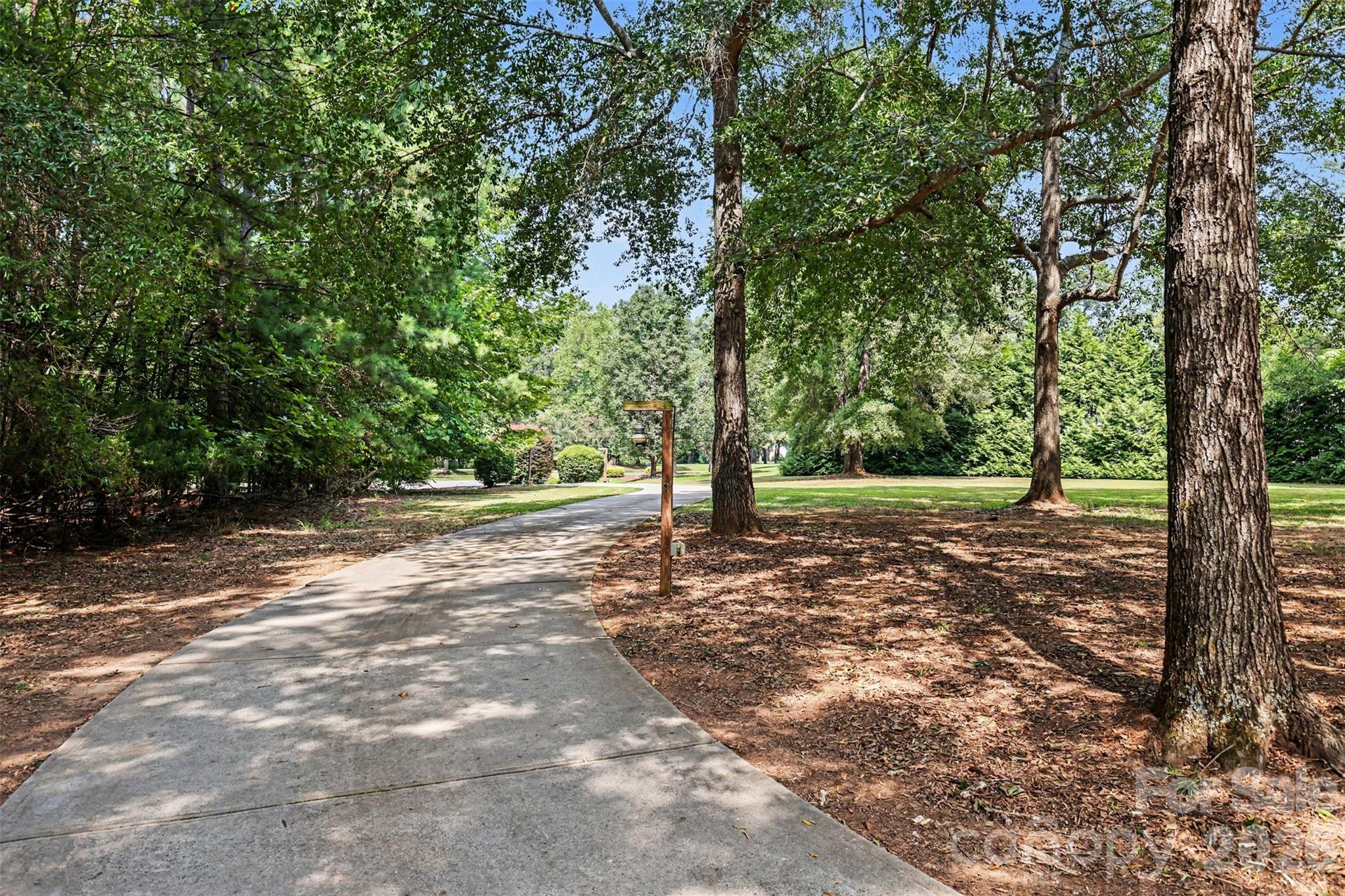 3647 Venetian Way — York