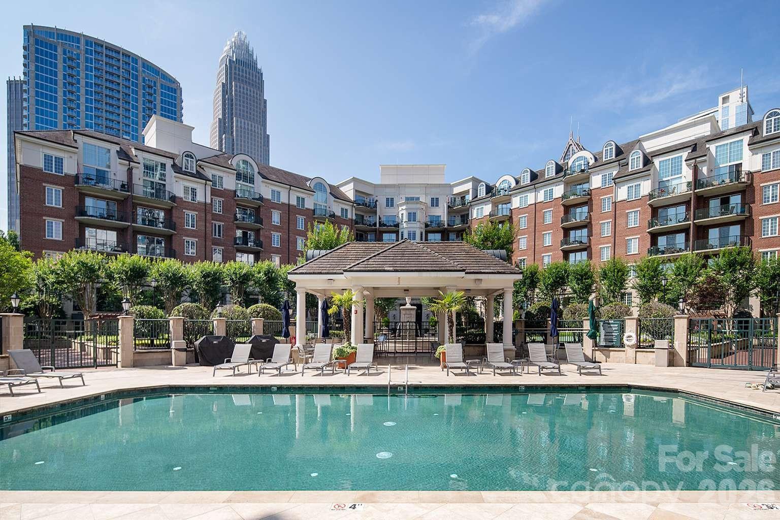 300 W 5th Street — Charlotte