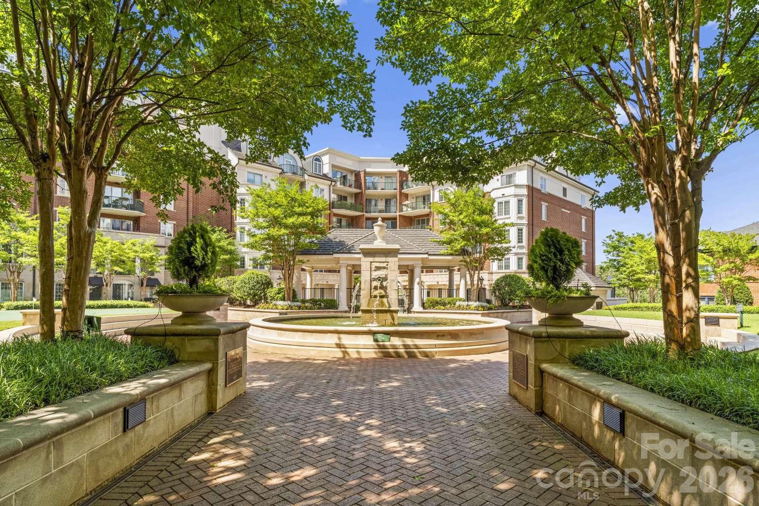 300 W 5th Street — Charlotte