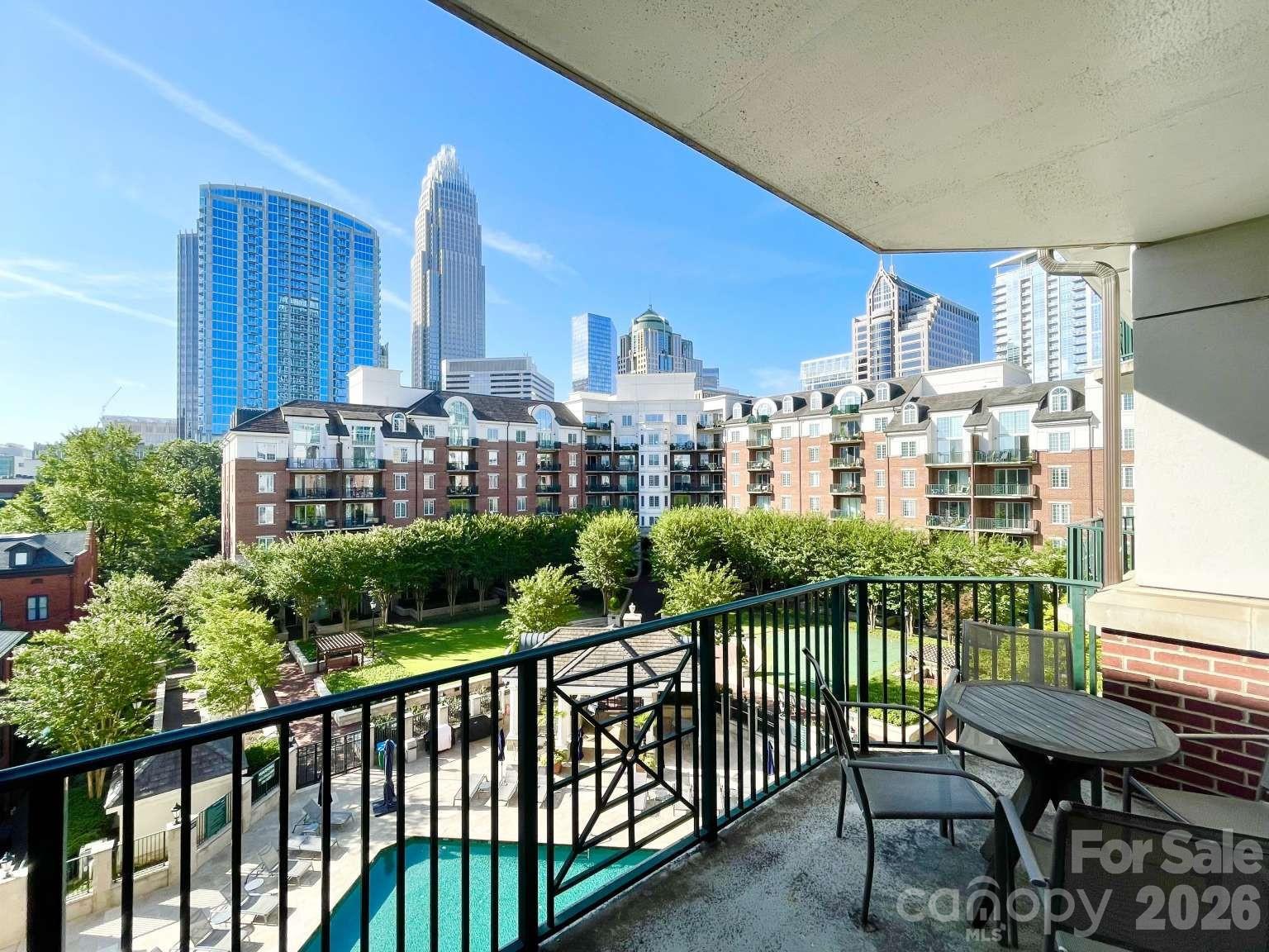 300 W 5th Street — Charlotte