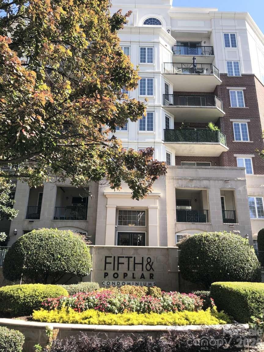 300 W 5th Street — Charlotte