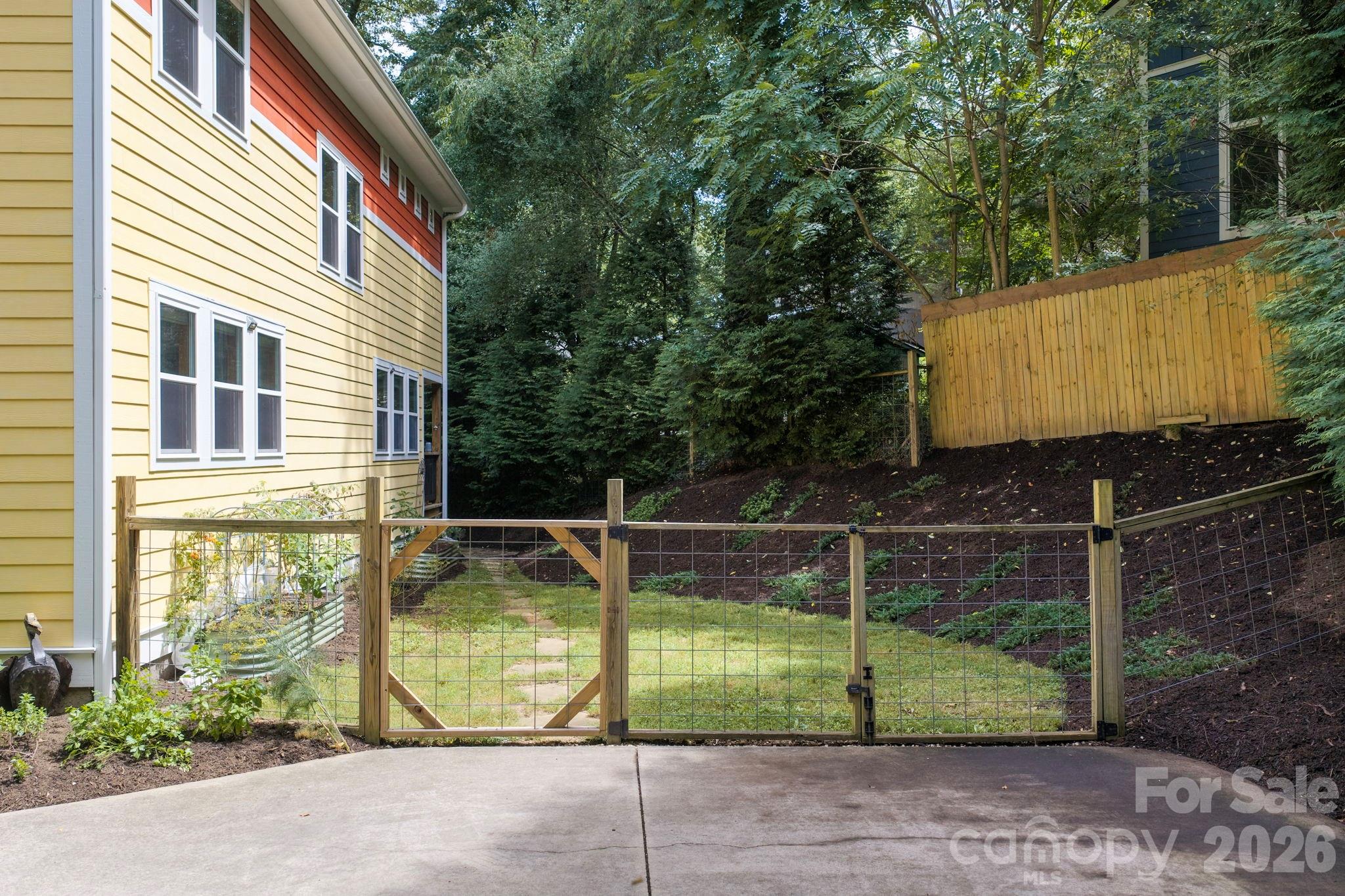 15 Riverlink Lane — Asheville