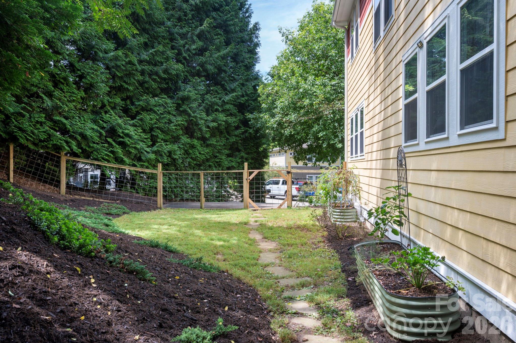 15 Riverlink Lane — Asheville