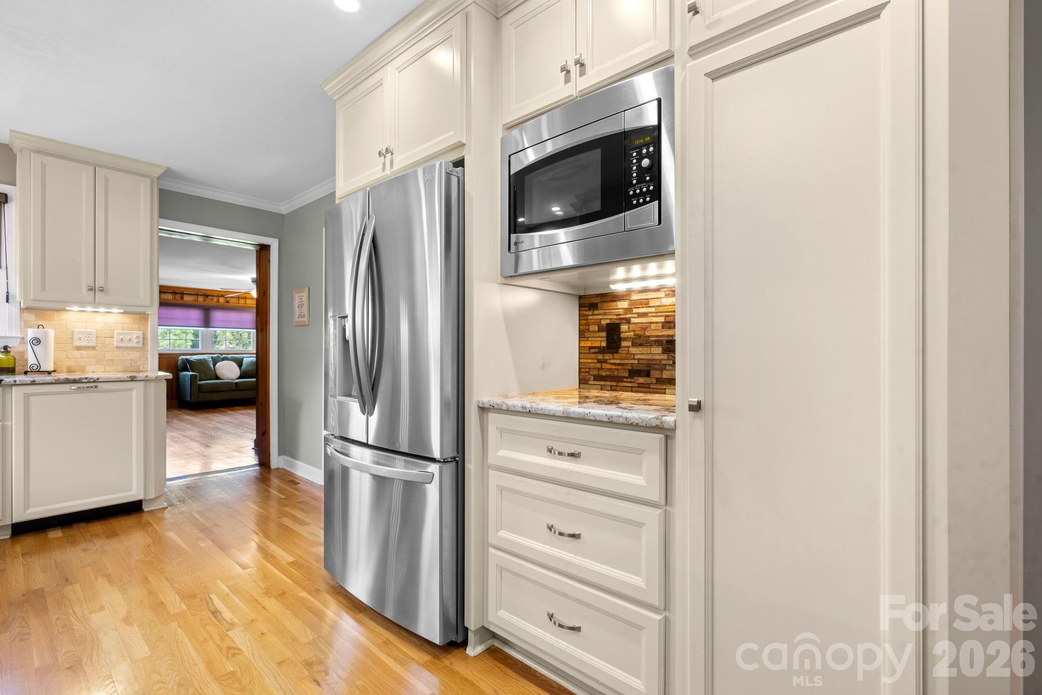 2210 19th Avenue SE — Hickory