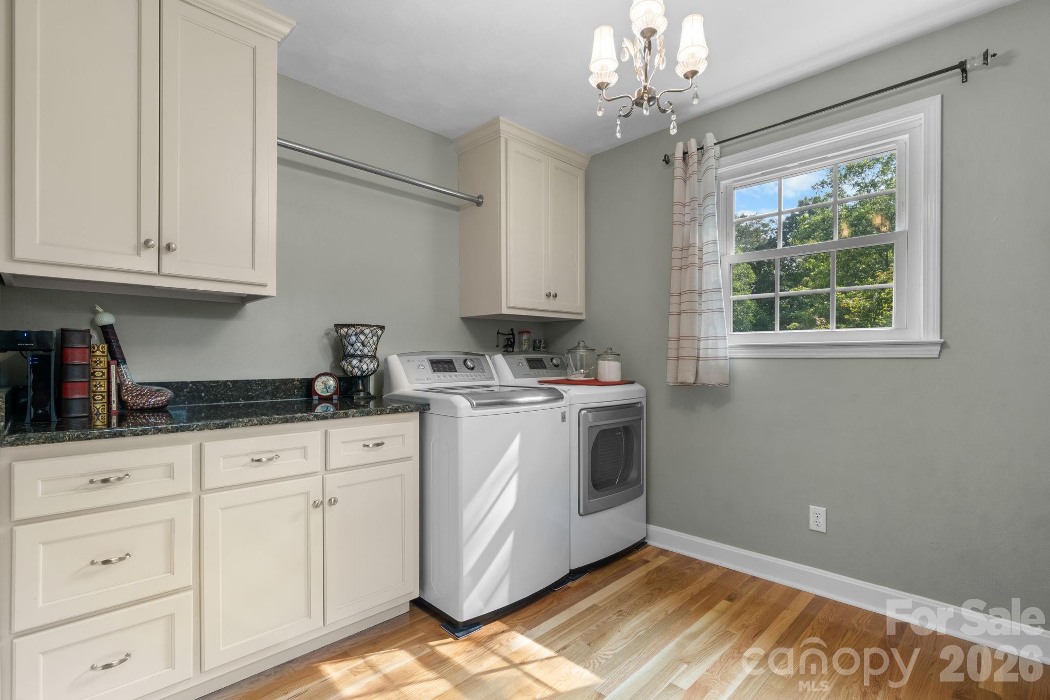 2210 19th Avenue SE — Hickory