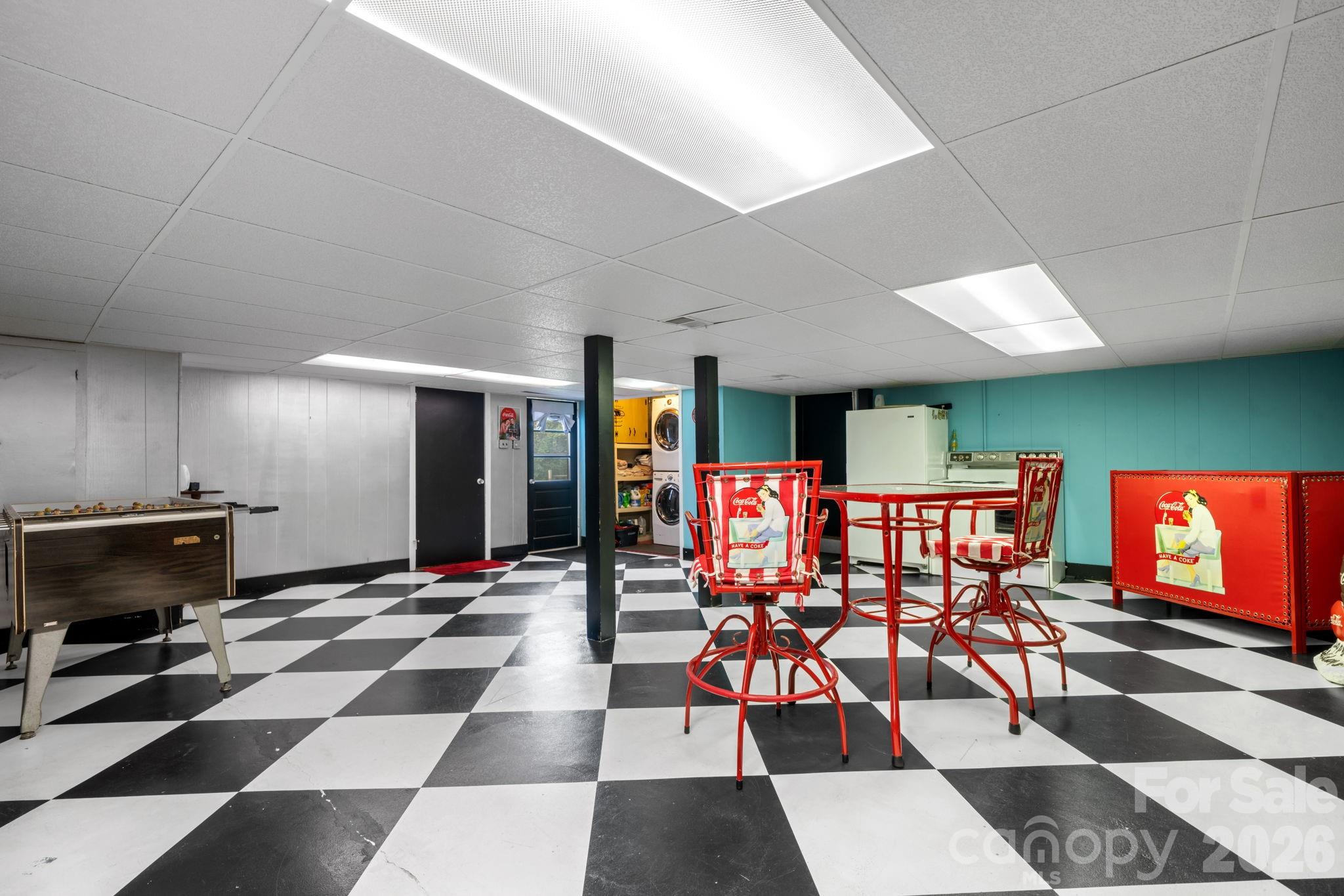 2210 19th Avenue SE — Hickory