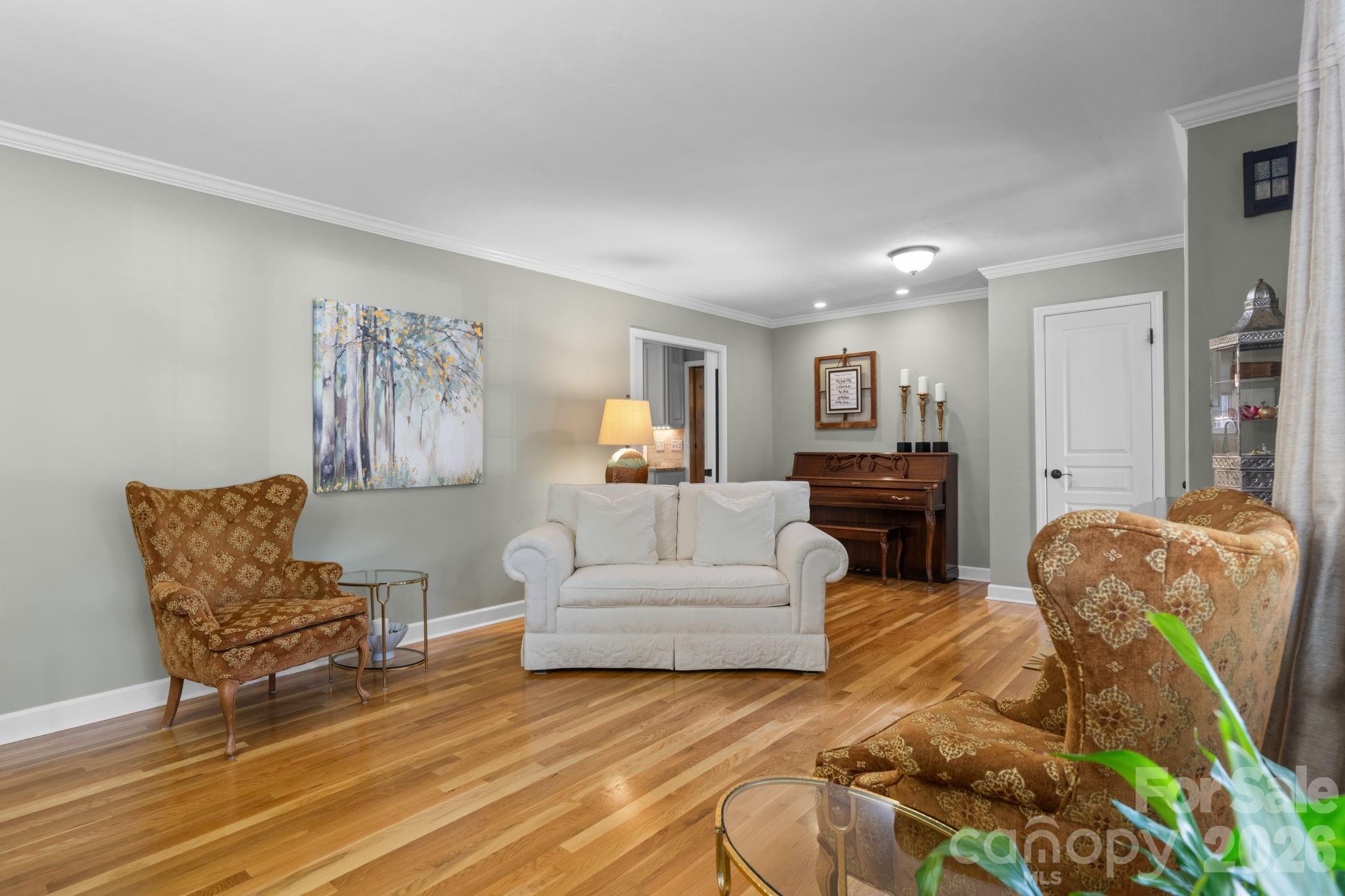 2210 19th Avenue SE — Hickory