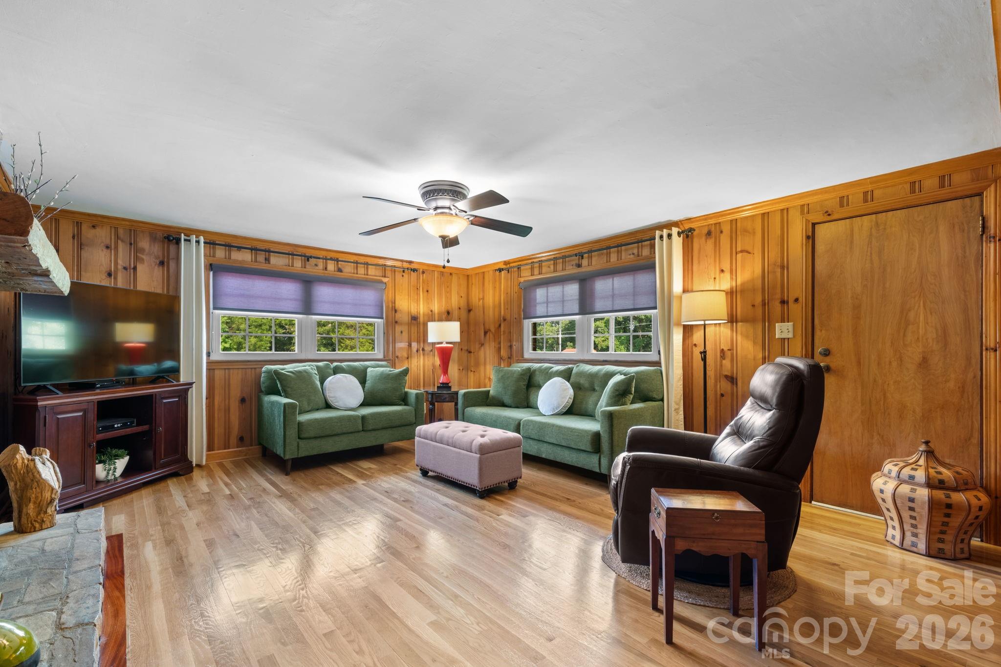 2210 19th Avenue SE — Hickory