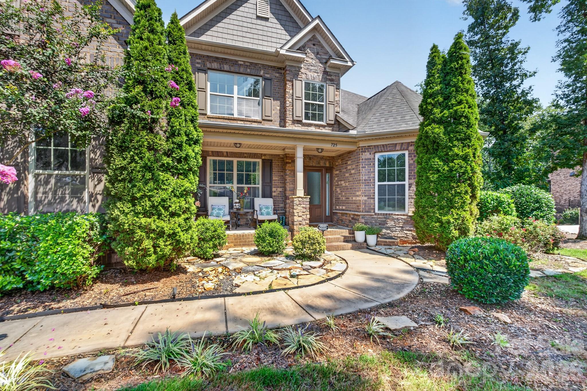 725 Fawns Glen Place — Lake Wylie