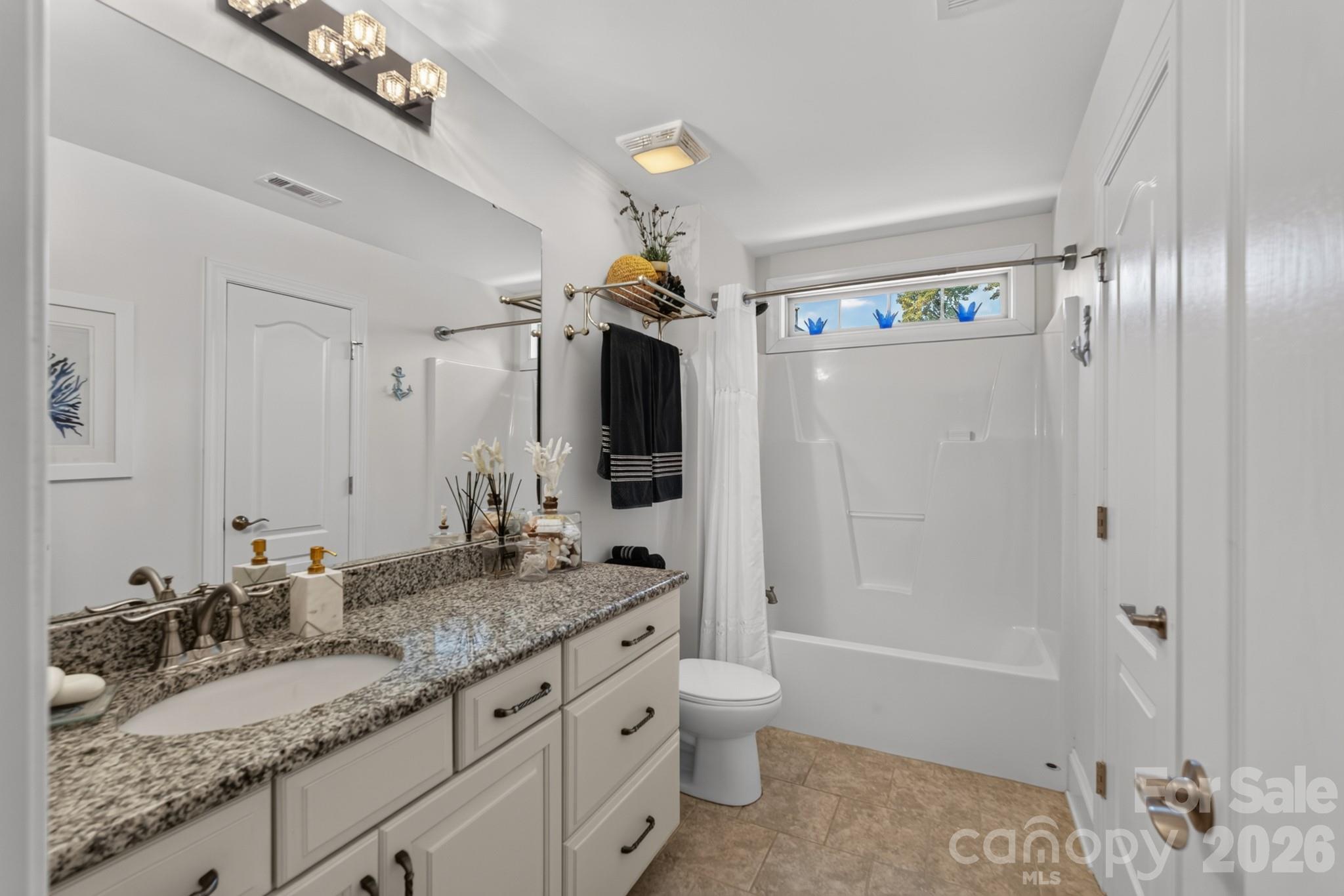 725 Fawns Glen Place — Lake Wylie
