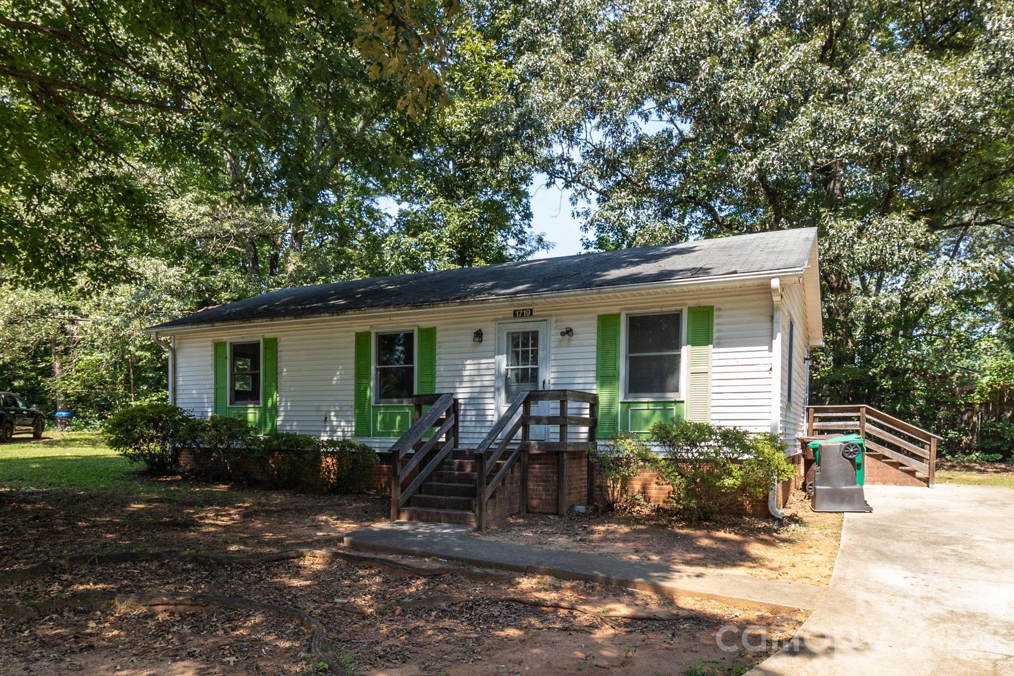 1719 Oneka Avenue — High Point