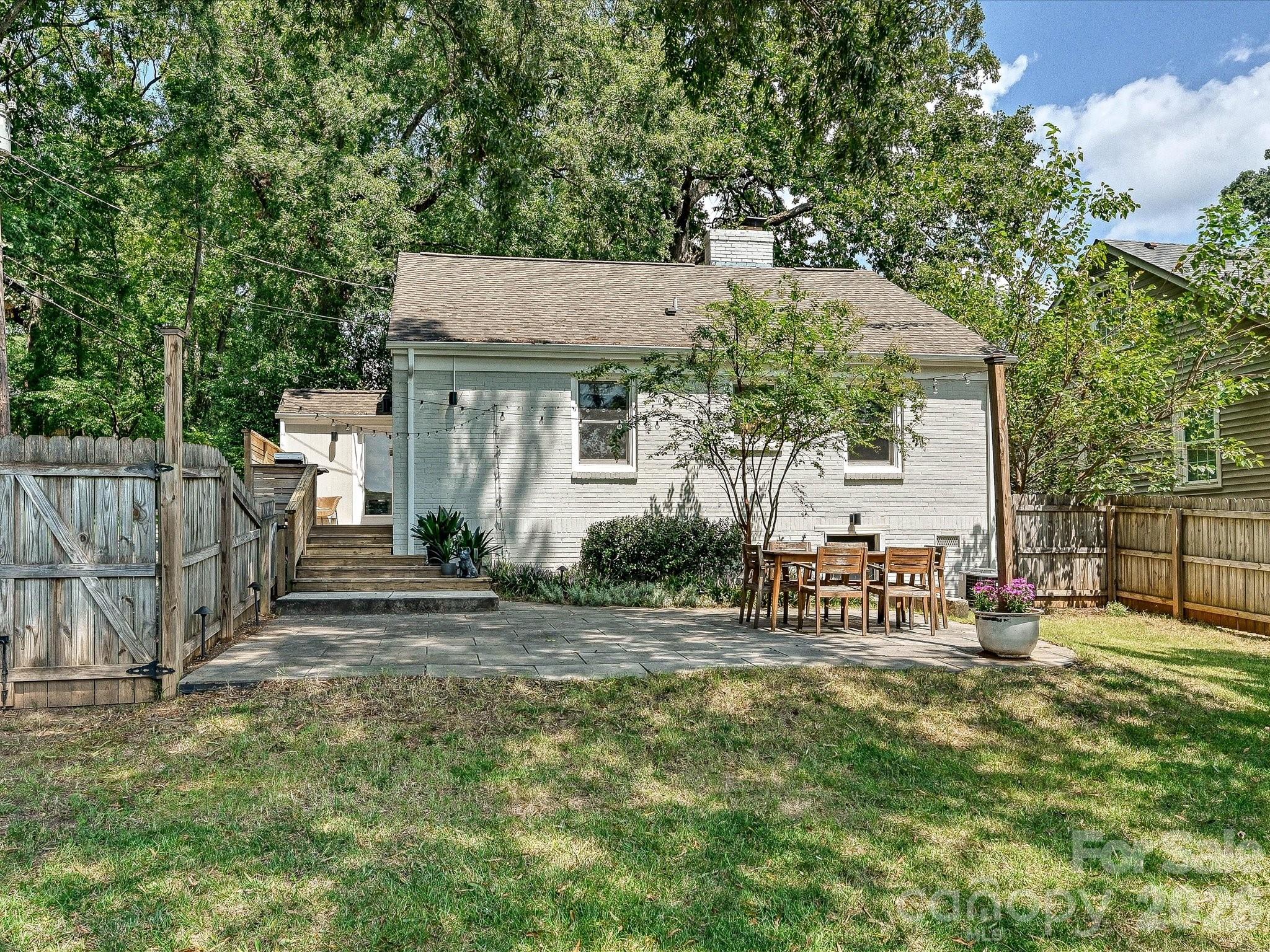 1812 Hall Avenue — Charlotte