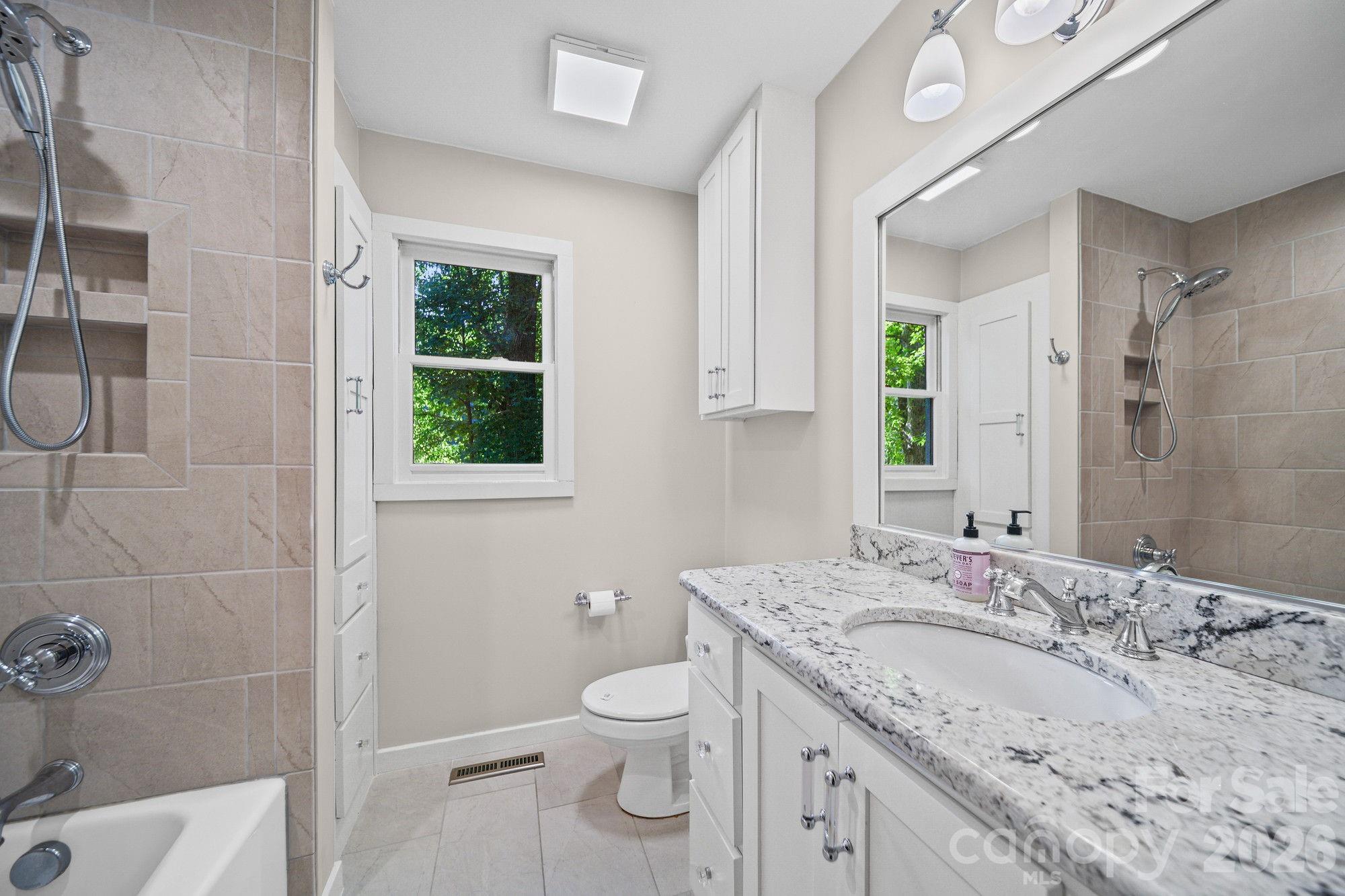 821 Deer Path Place — Mooresville
