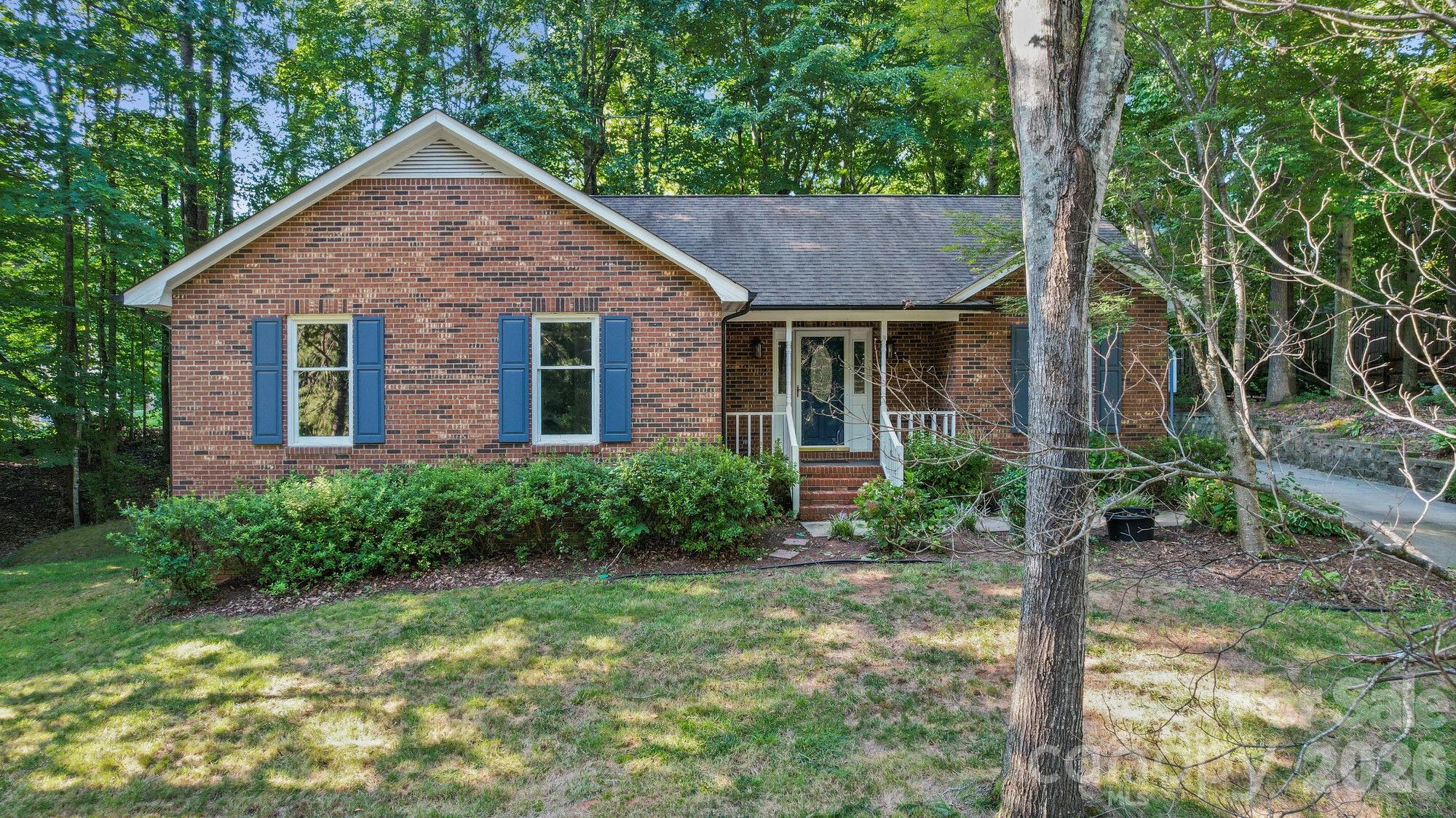 821 Deer Path Place — Mooresville