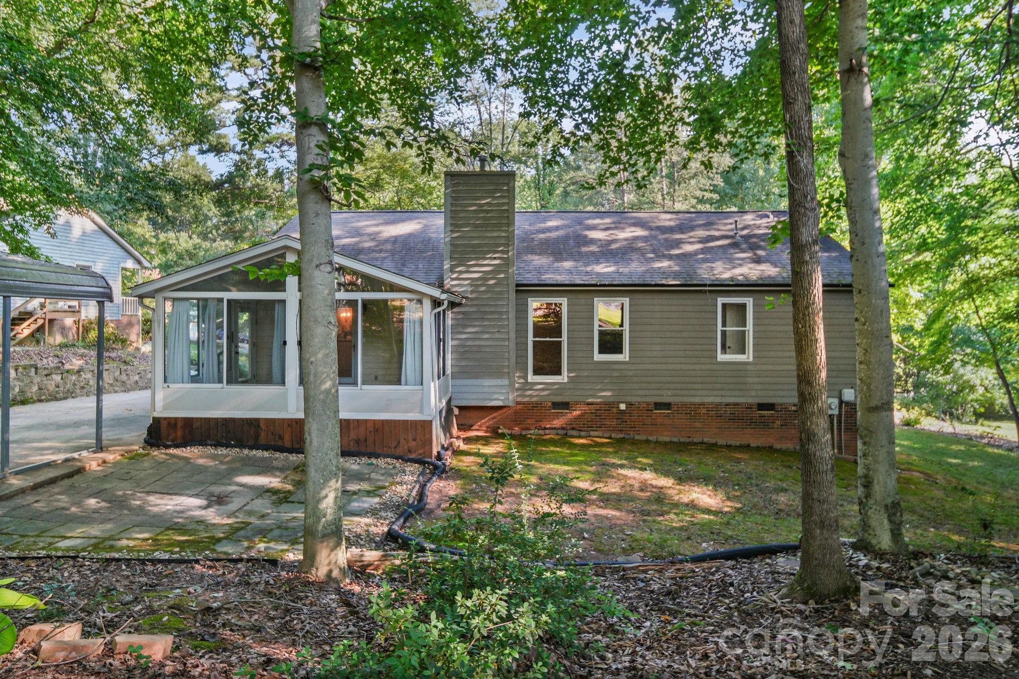 821 Deer Path Place — Mooresville