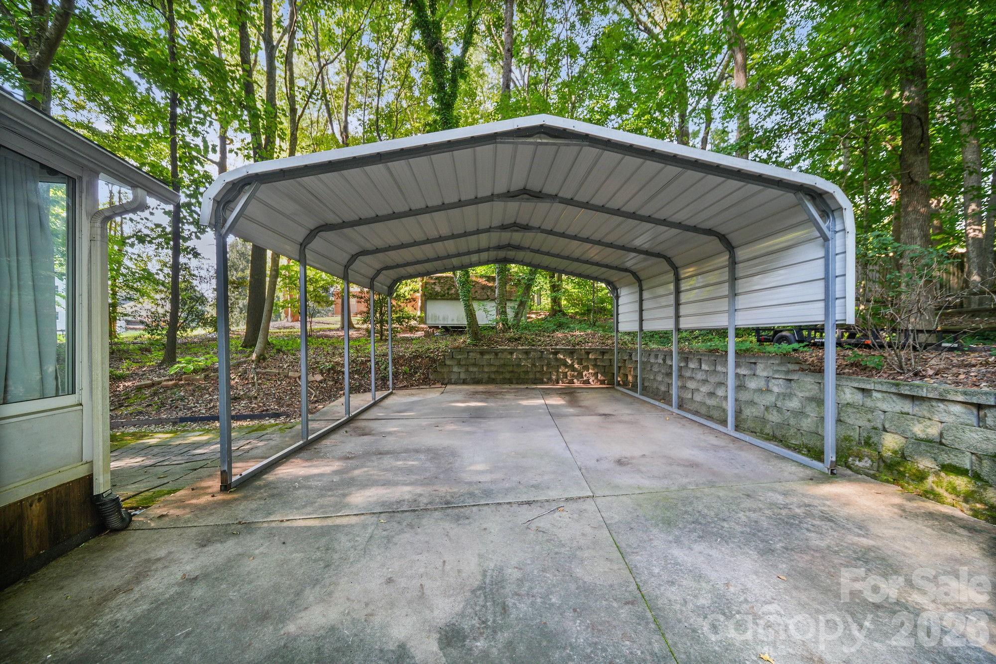 821 Deer Path Place — Mooresville