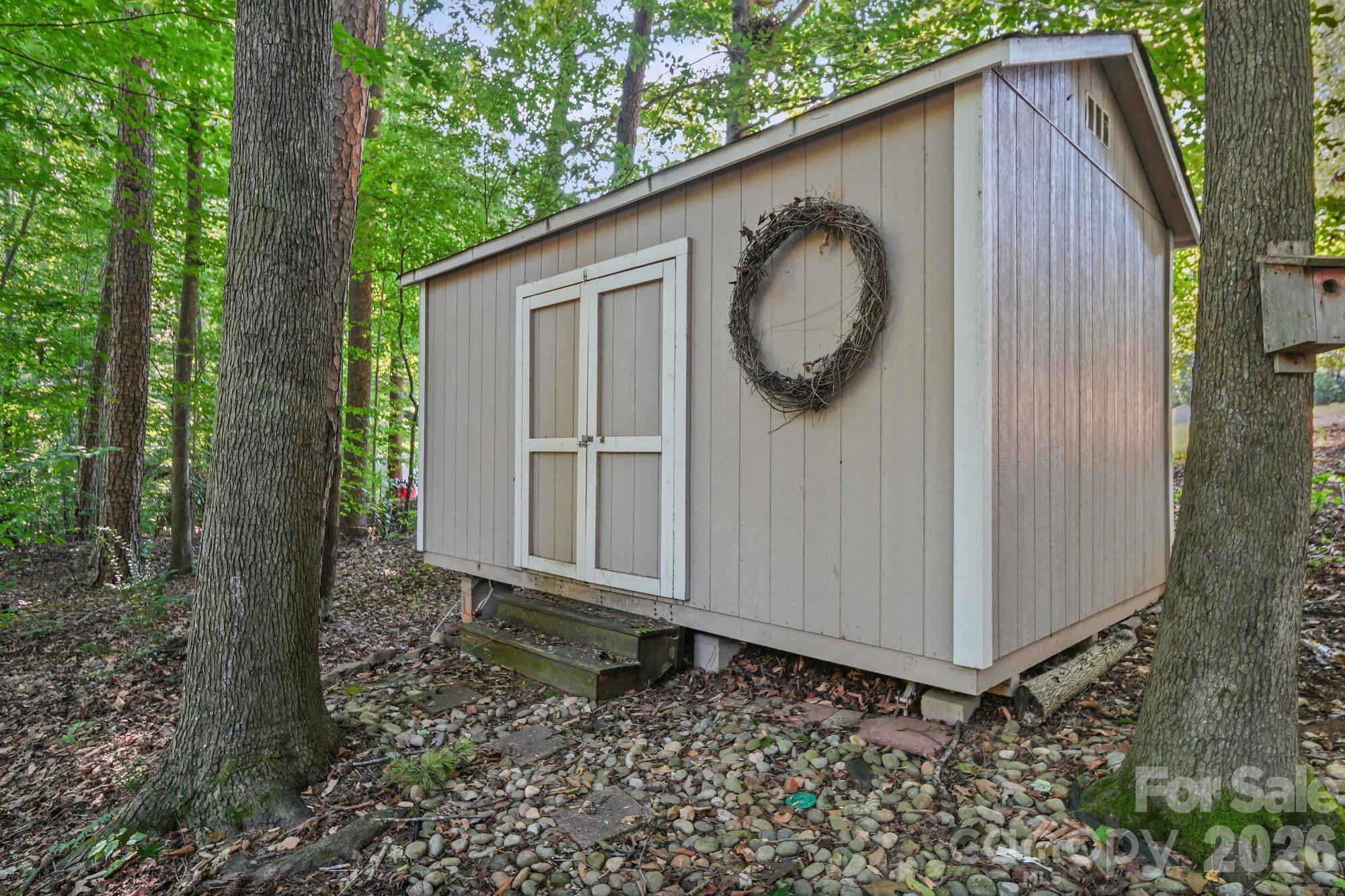 821 Deer Path Place — Mooresville